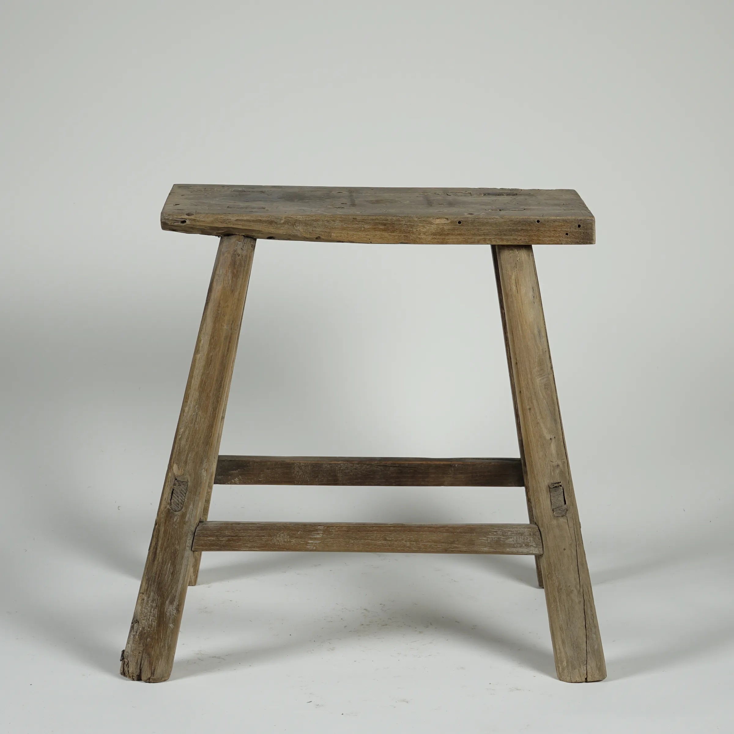 Zao - Tabouret rectangulaire en orme ancien n°12
