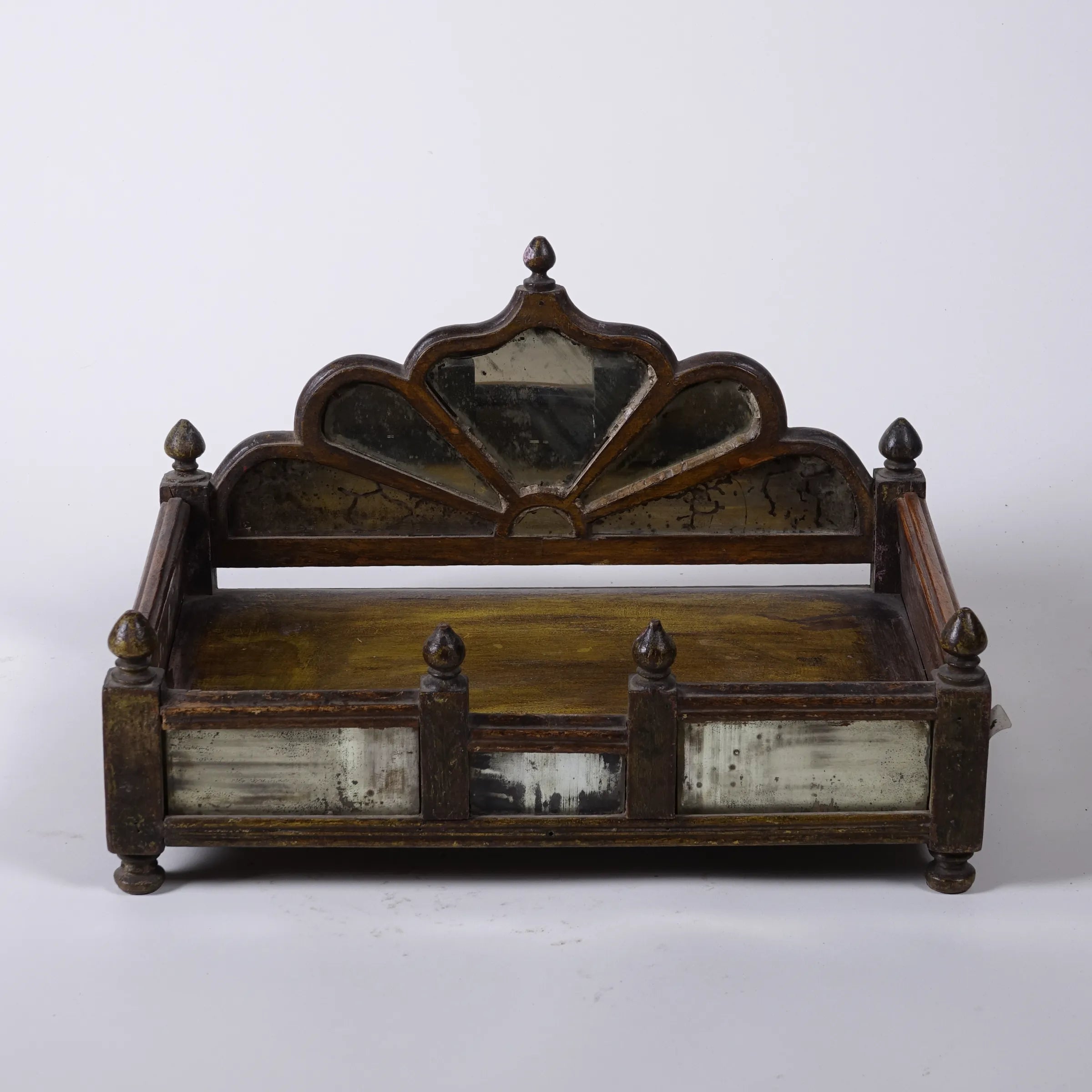 Kalasa - Autel indien en bois et miroirs n°10