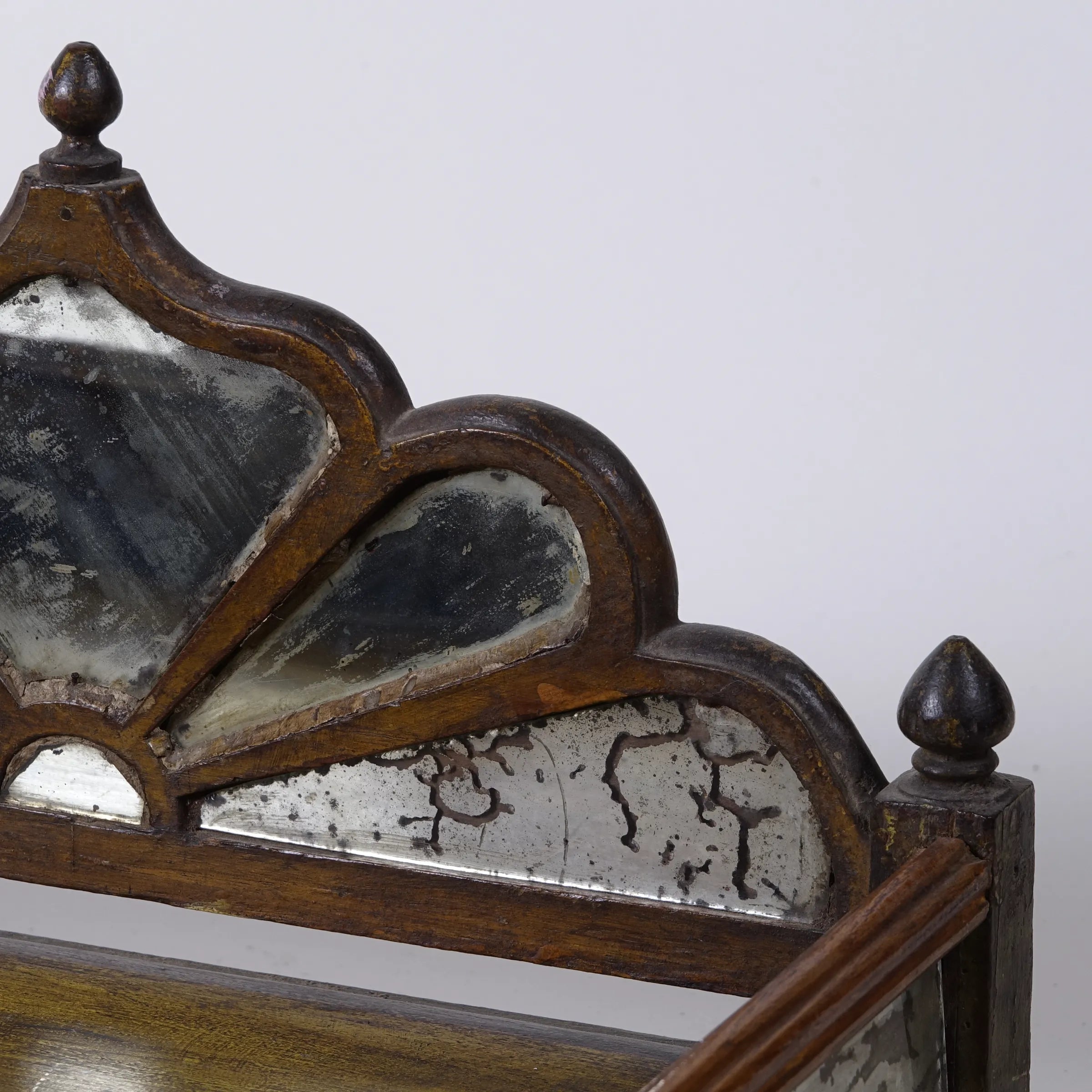 Kalasa - Autel indien en bois et miroirs n°10