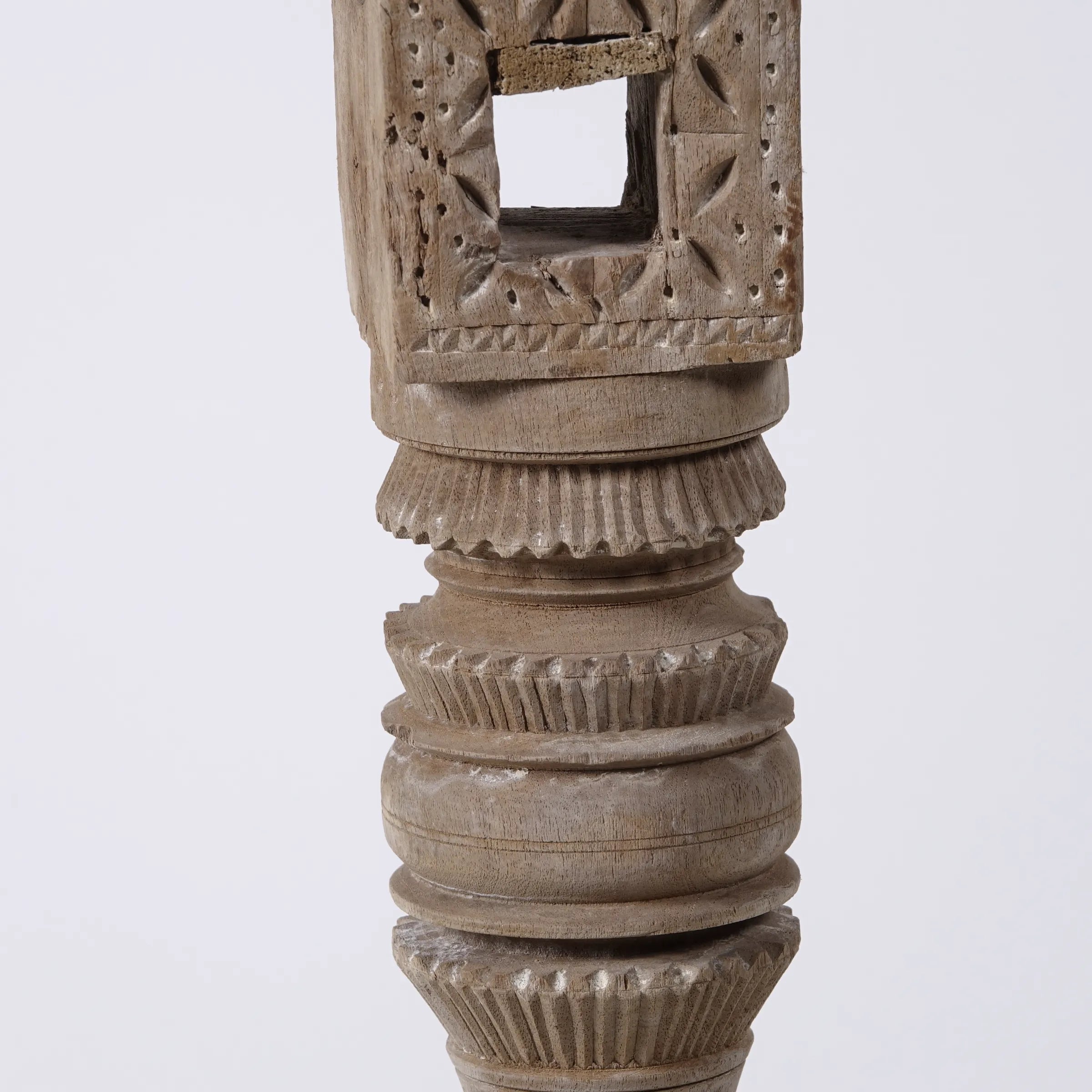 Rajvansh - Bougeoir en bois n°1