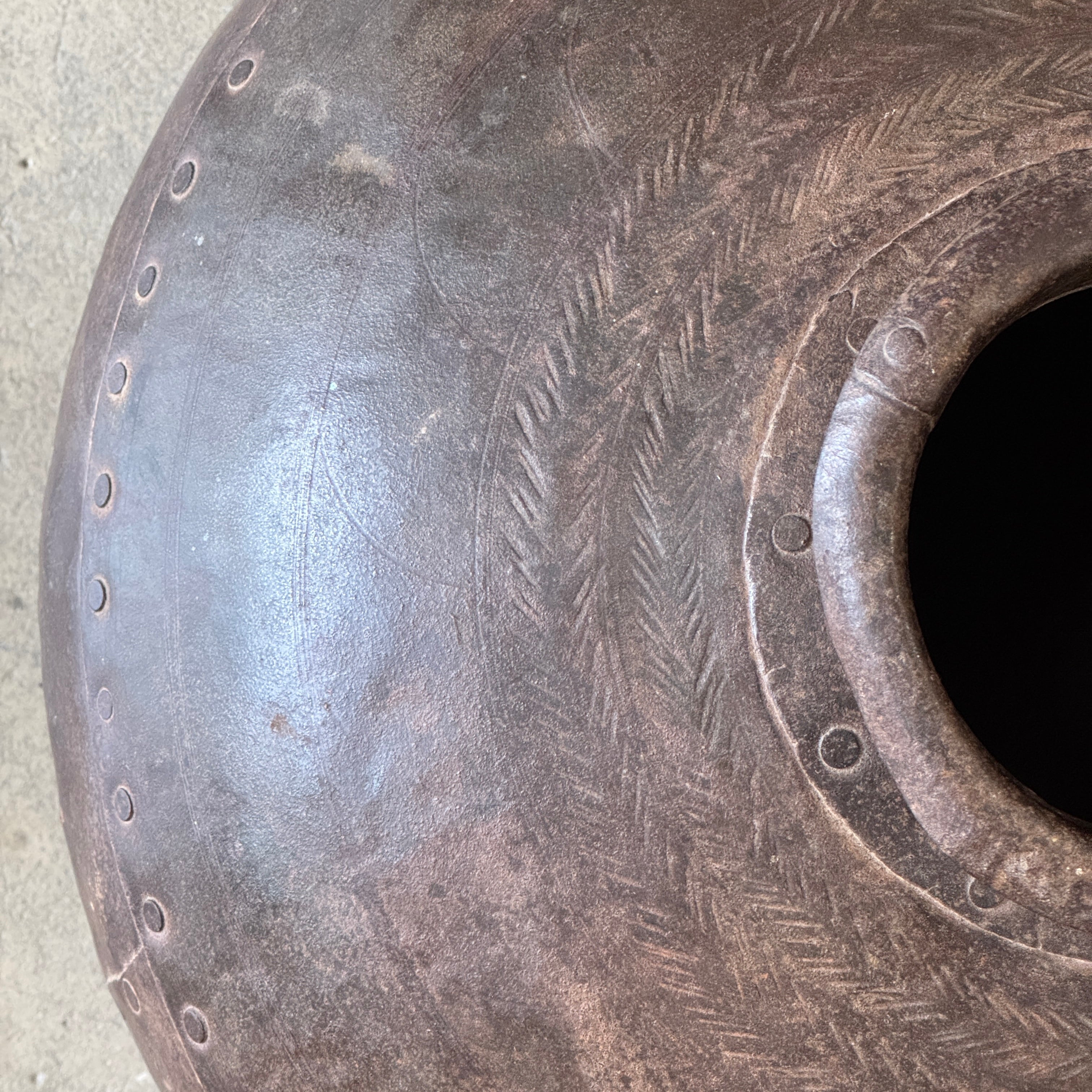 Tumkur - Former Indian iron jar with round bottom n ° 7