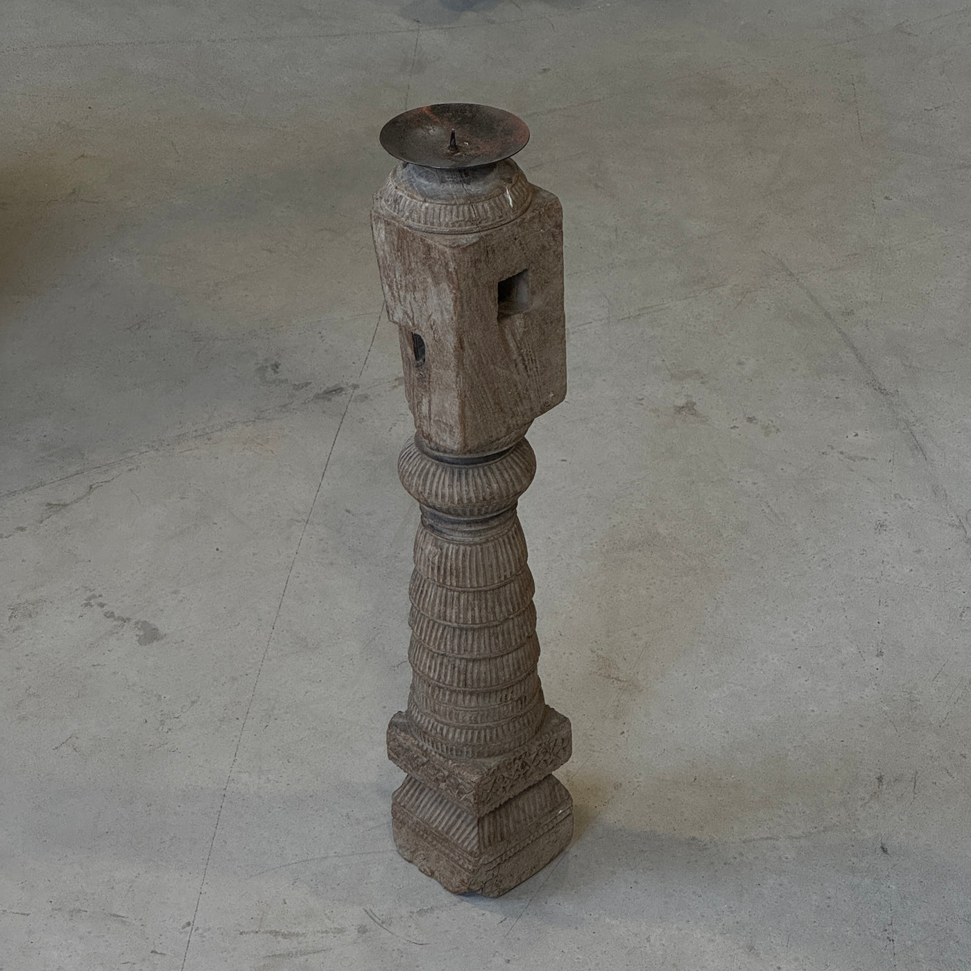 Rajvansh - Old wooden candle holder n°57