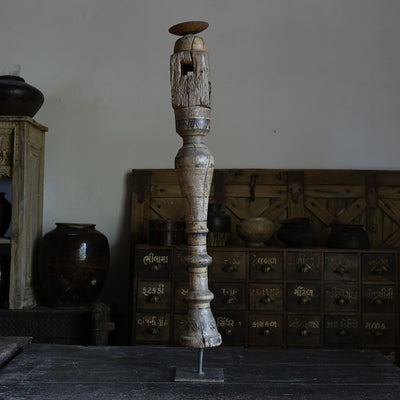 Rajvansh - old wooden candle holder n ° 6