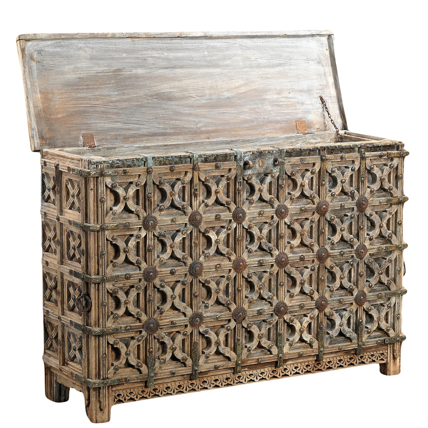 Parbhani - Old Indian chest