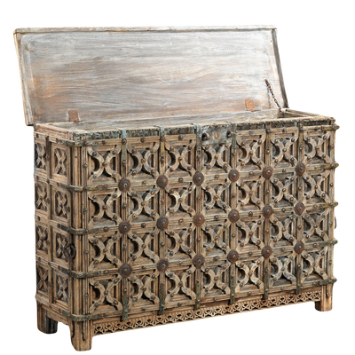 Parbhani - Old Indian chest