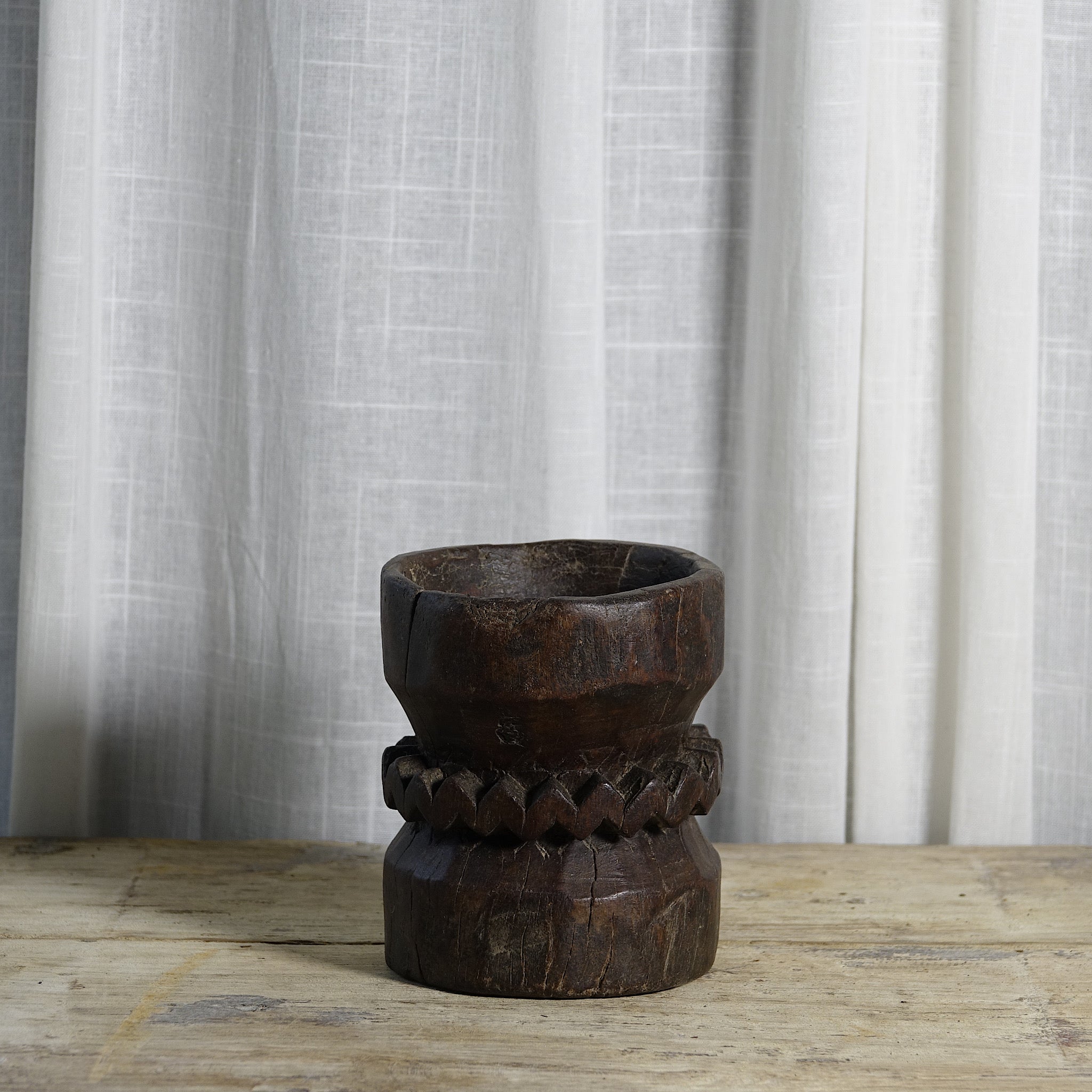 Asika - Pot gravé en bois n°12