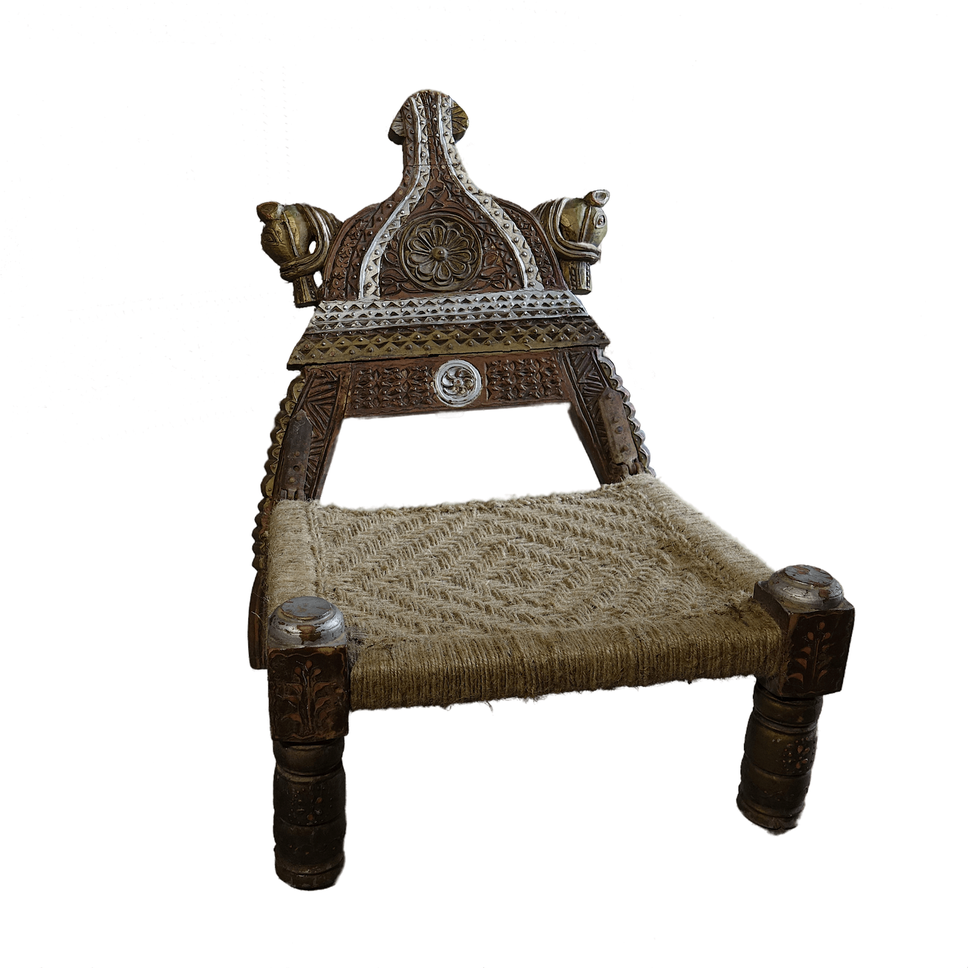 Pidha - Chaise traditionnelle en bois sculpté et corde n°2