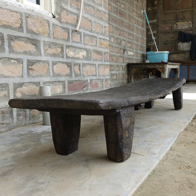 Authentique Table Naga n°33