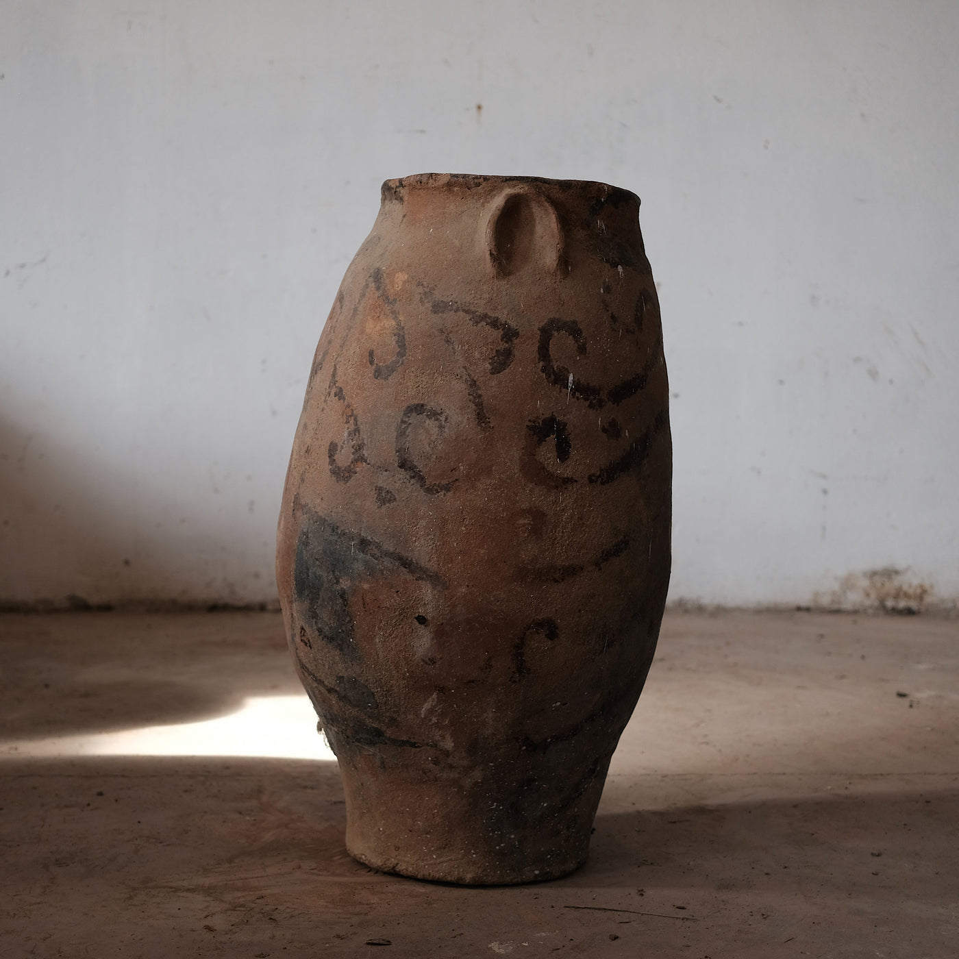 Erzurum - Ancient Turkish Anatolia jar on terracotta