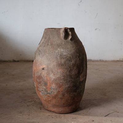 Erzurum - Ancient Turkish Anatolia jar on terracotta