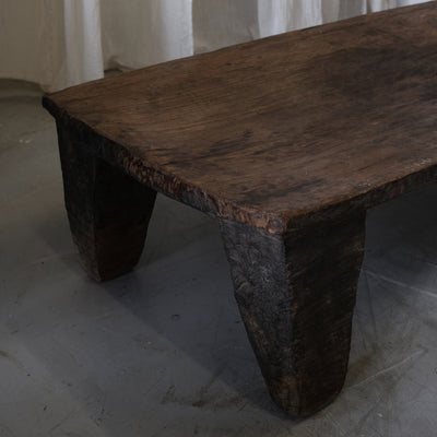 Authentique table Naga ancienne n°40