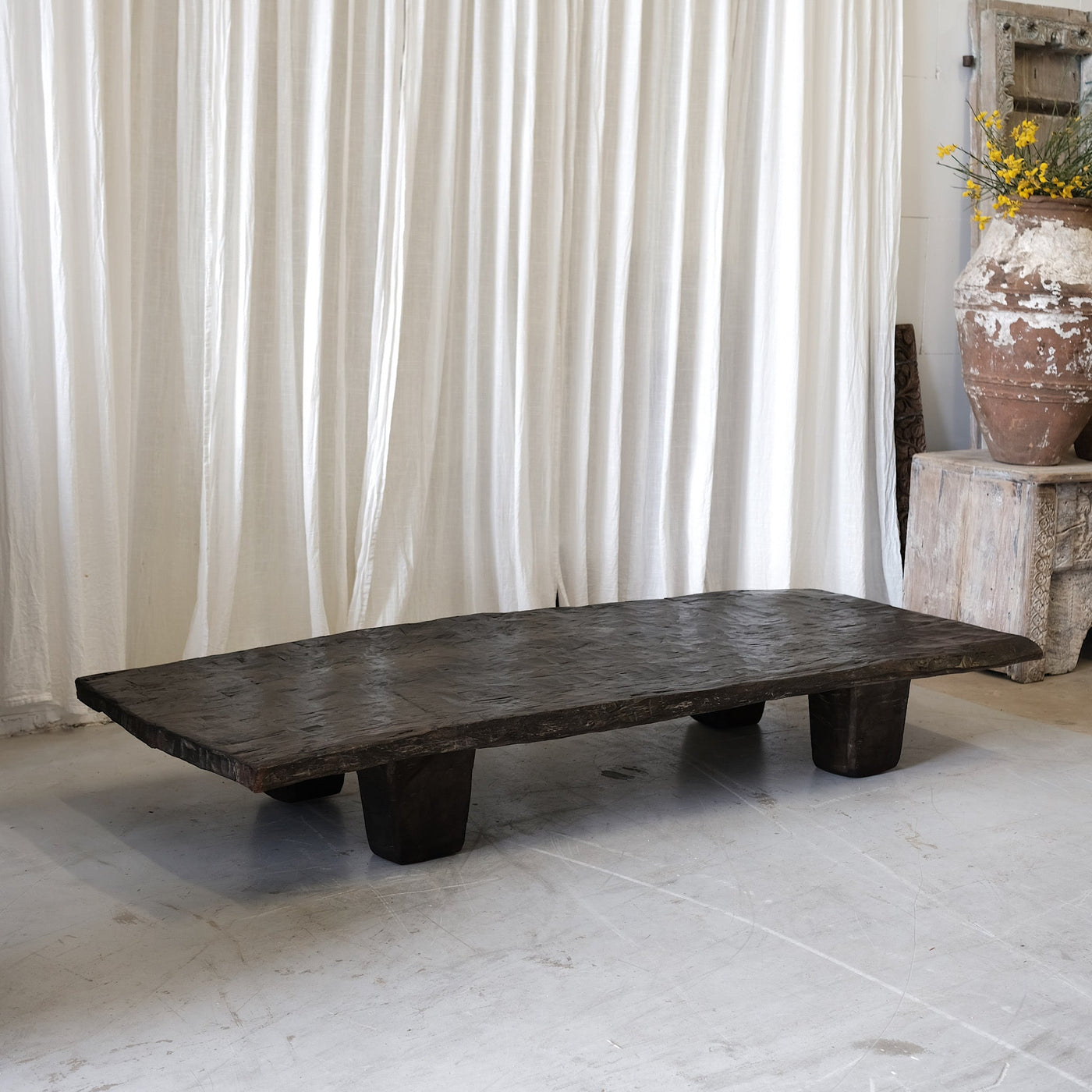 Authentique table Naga ancienne n°41
