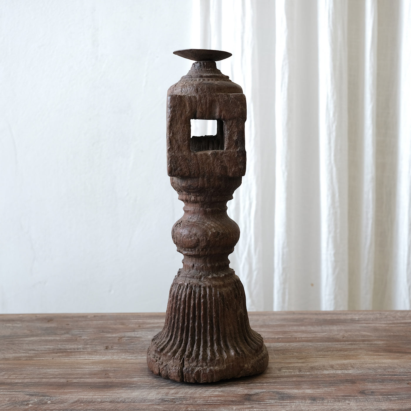 Savli - Carved wooden candle holder nº3