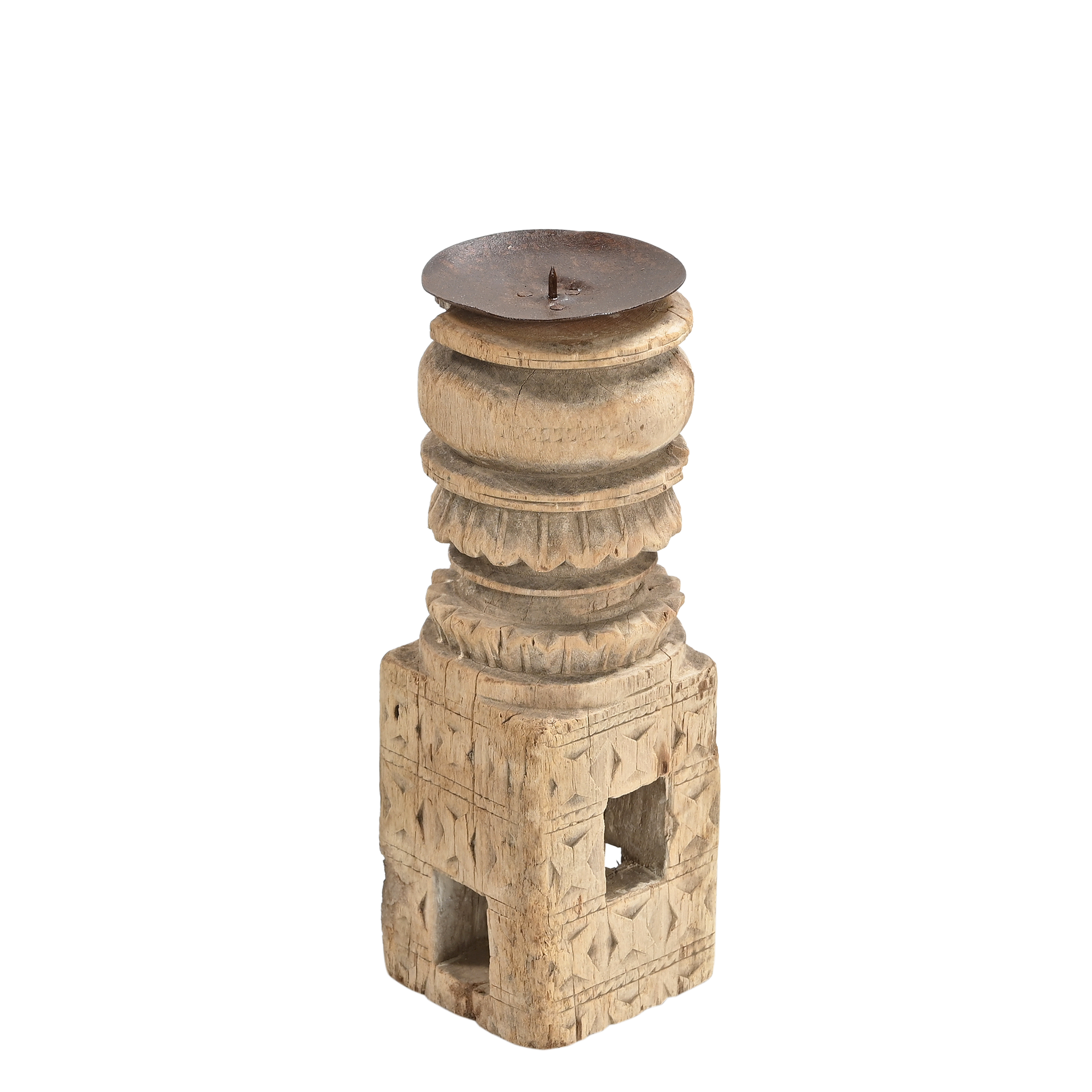 Momabatti - Bougeoir en bois clair sculpté nº144