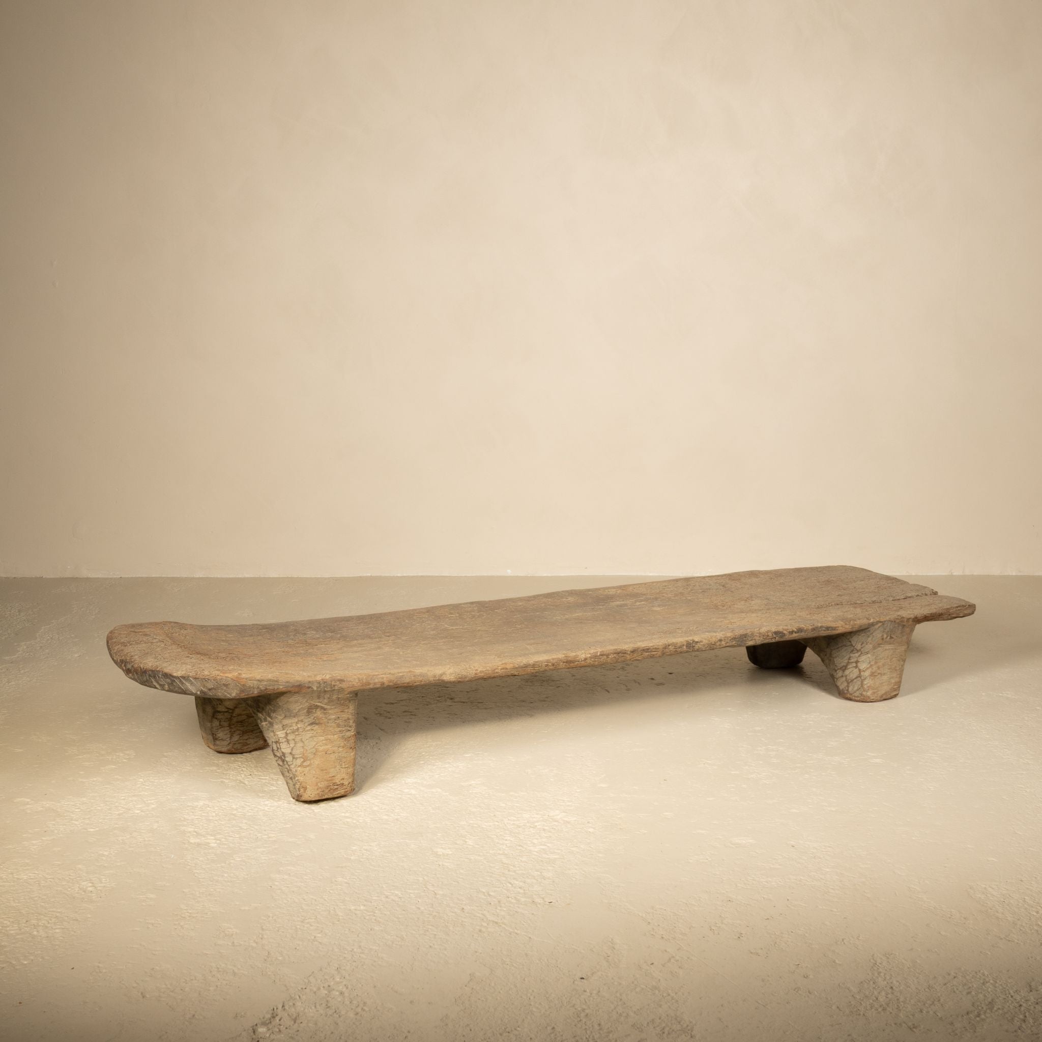 Angami - Authentique table Naga ancienne n°1