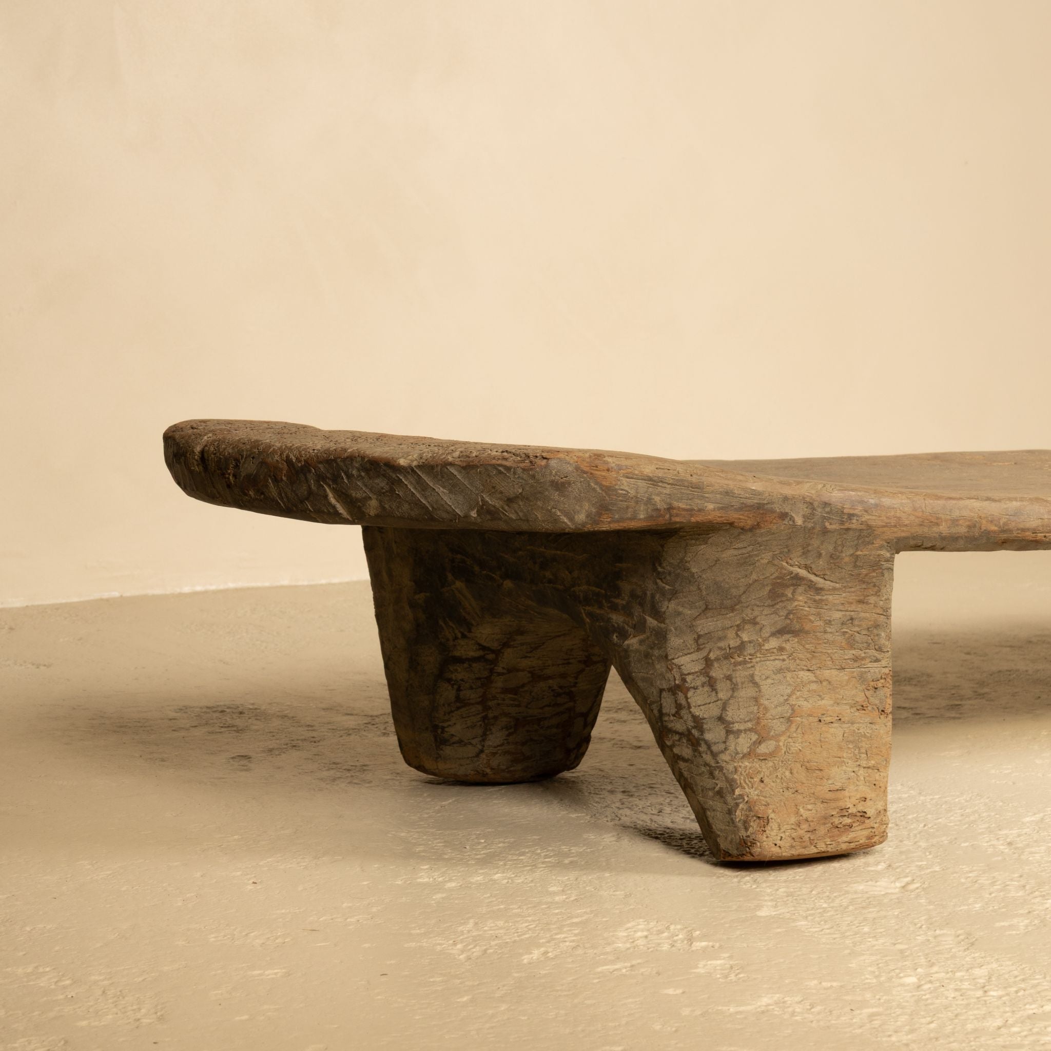 Angami - Authentique table Naga ancienne n°1
