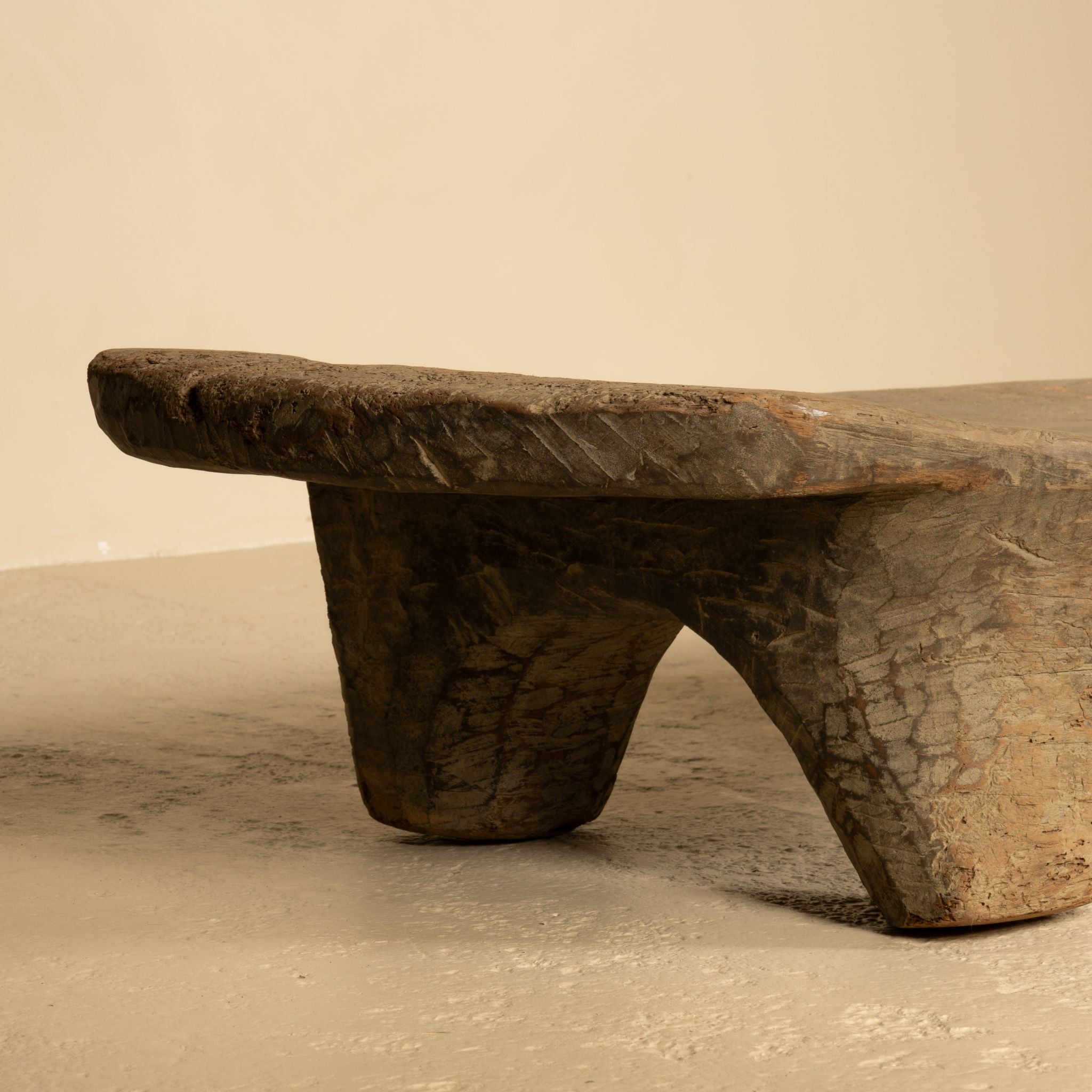 Angami - Authentique table Naga ancienne n°1