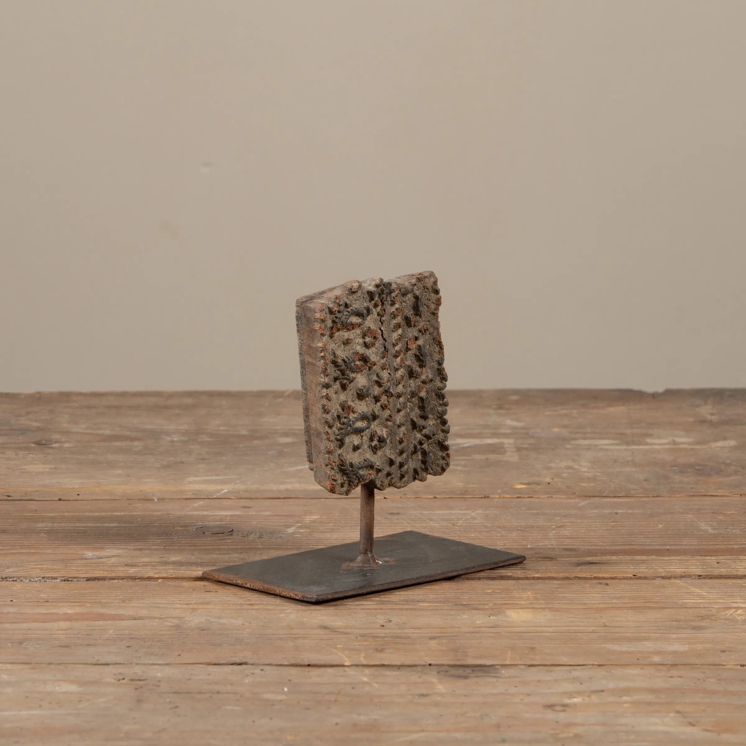 Lakdi - Ancien tampon de blockprint sur pied n°19