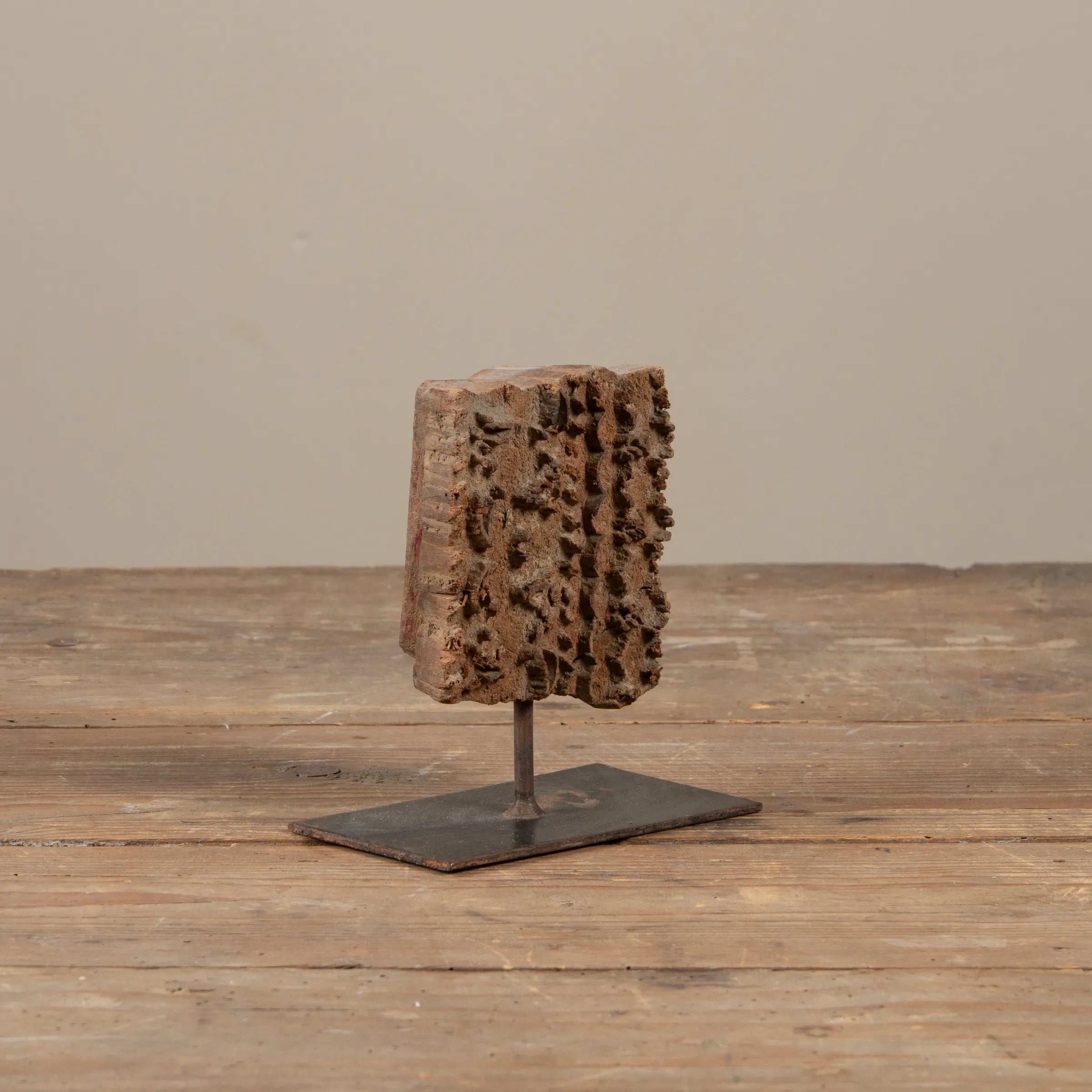 Lakdi - Ancien tampon de blockprint sur pied n°23