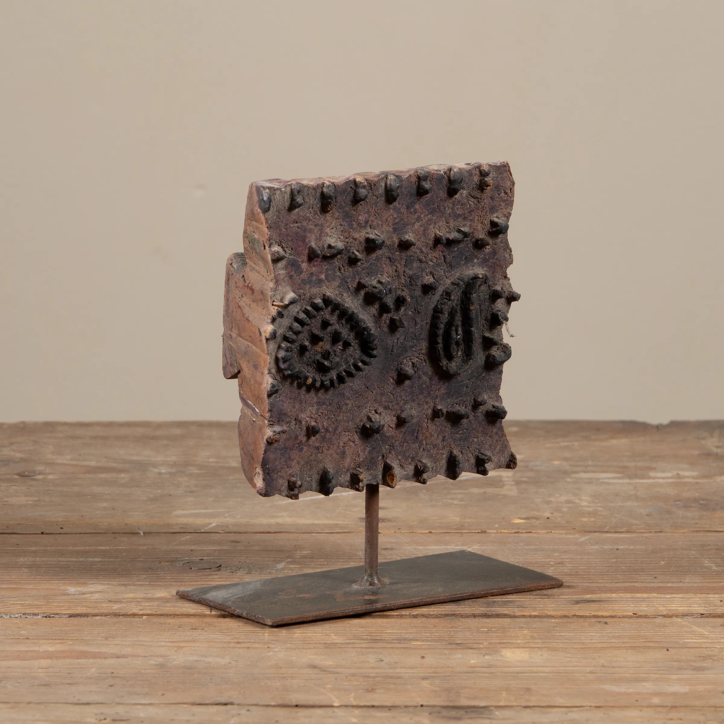 Lakdi - Ancien tampon de blockprint sur pied n°56