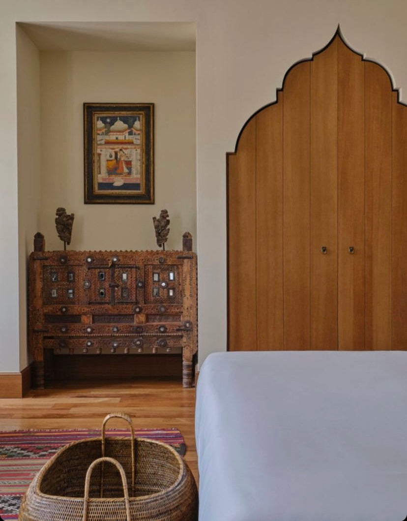 une chambre, cabinet indien (damchiya)