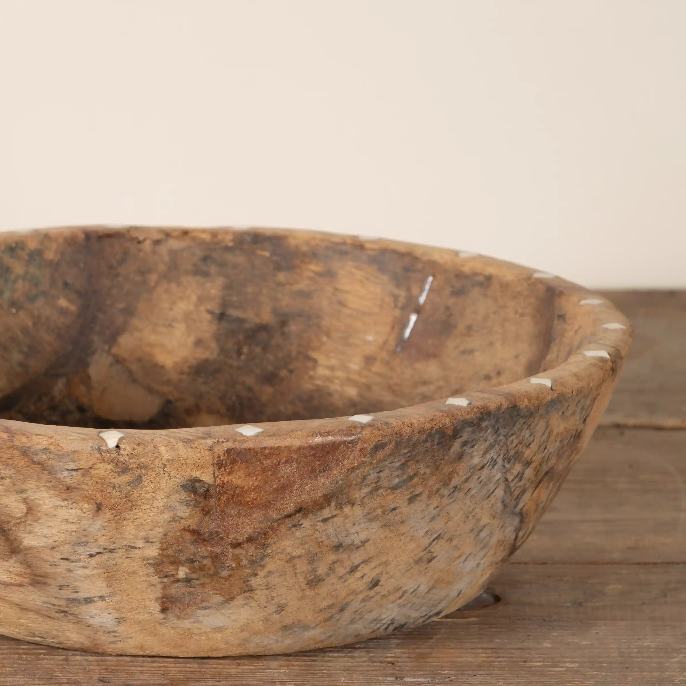 Ajawa - Corbeille en bois ancien et incrustations en os n°6
