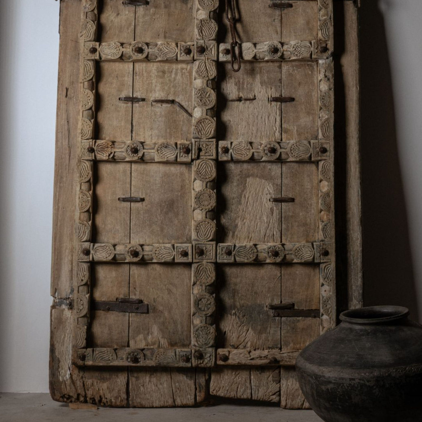 Najaur - old sculpted Indian door n ° 3