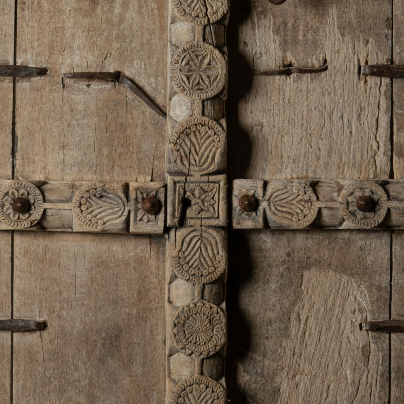 Najaur - old sculpted Indian door n ° 3