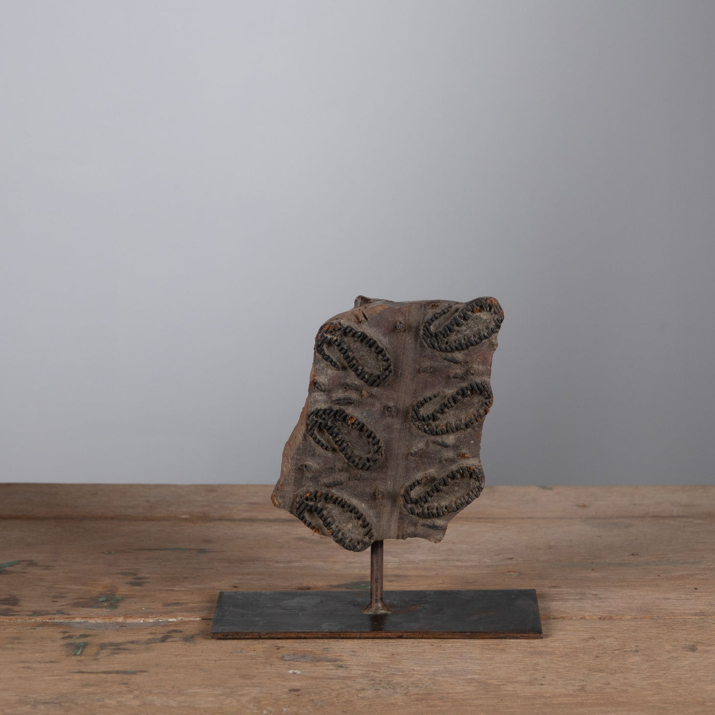 Lakdi - Old BlockPrint Tampon On Stand N ° 10