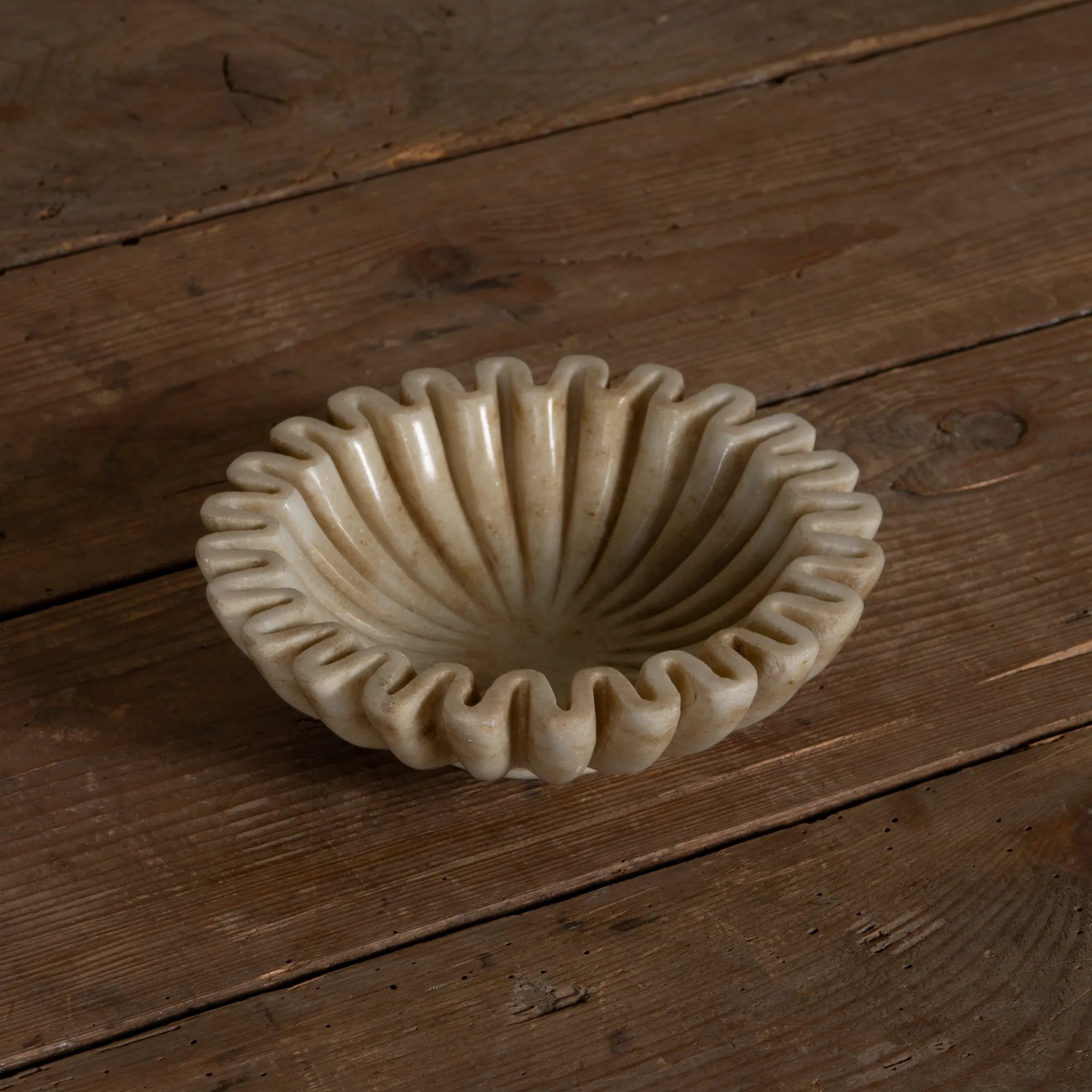 Makrana - Coupe en marbre blanc sculpté n°2
