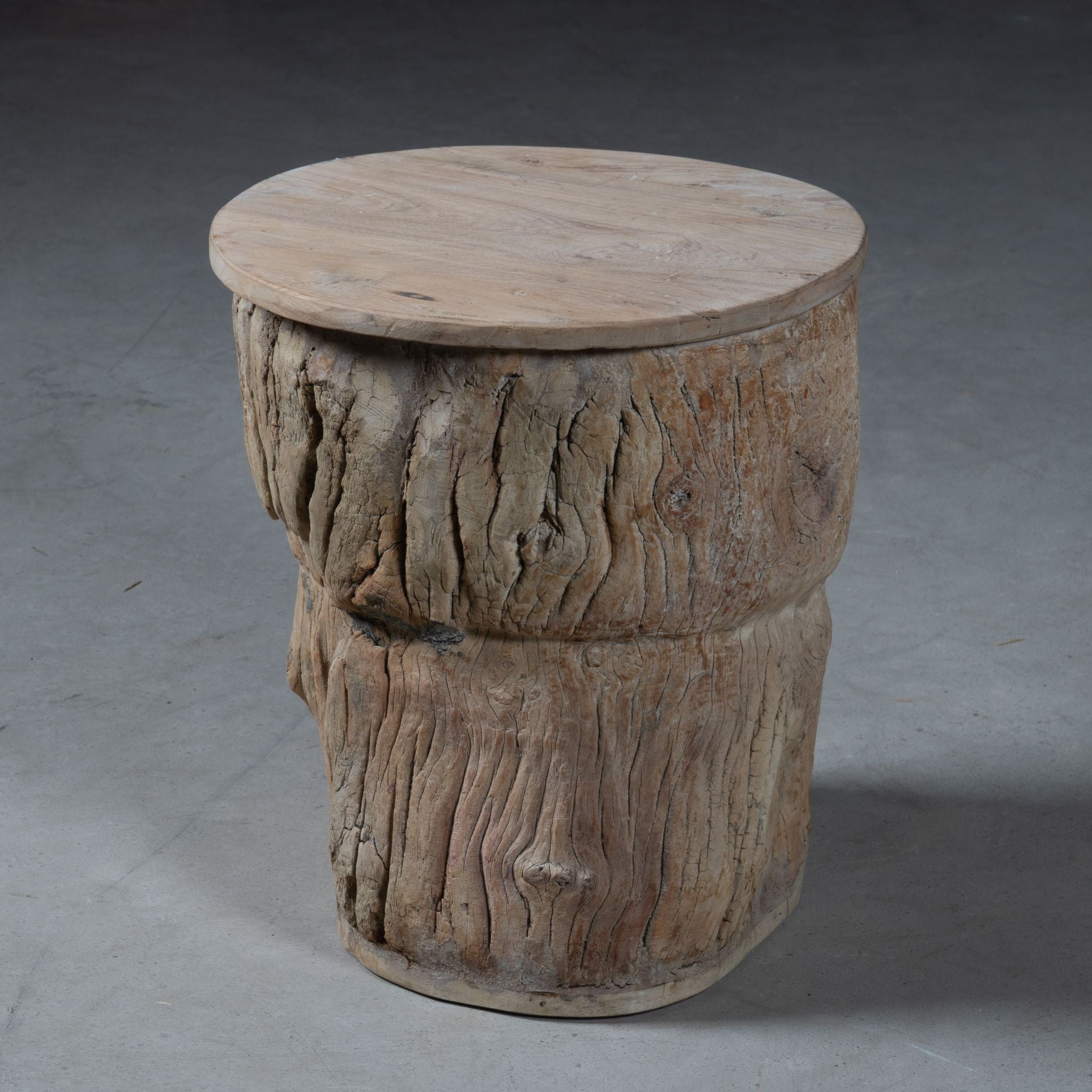 Okhli - Tabouret ancien sculpté en bois n°12