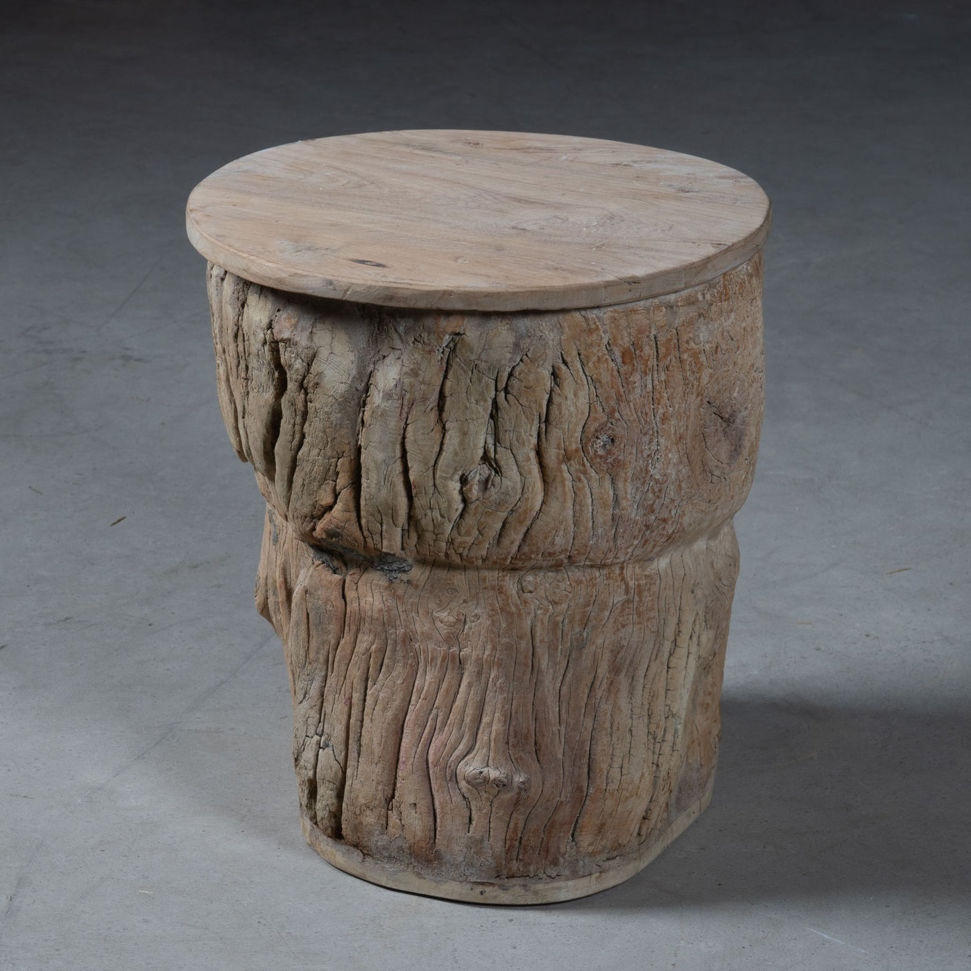 Okhli - Tabouret ancien sculpté en bois n°12