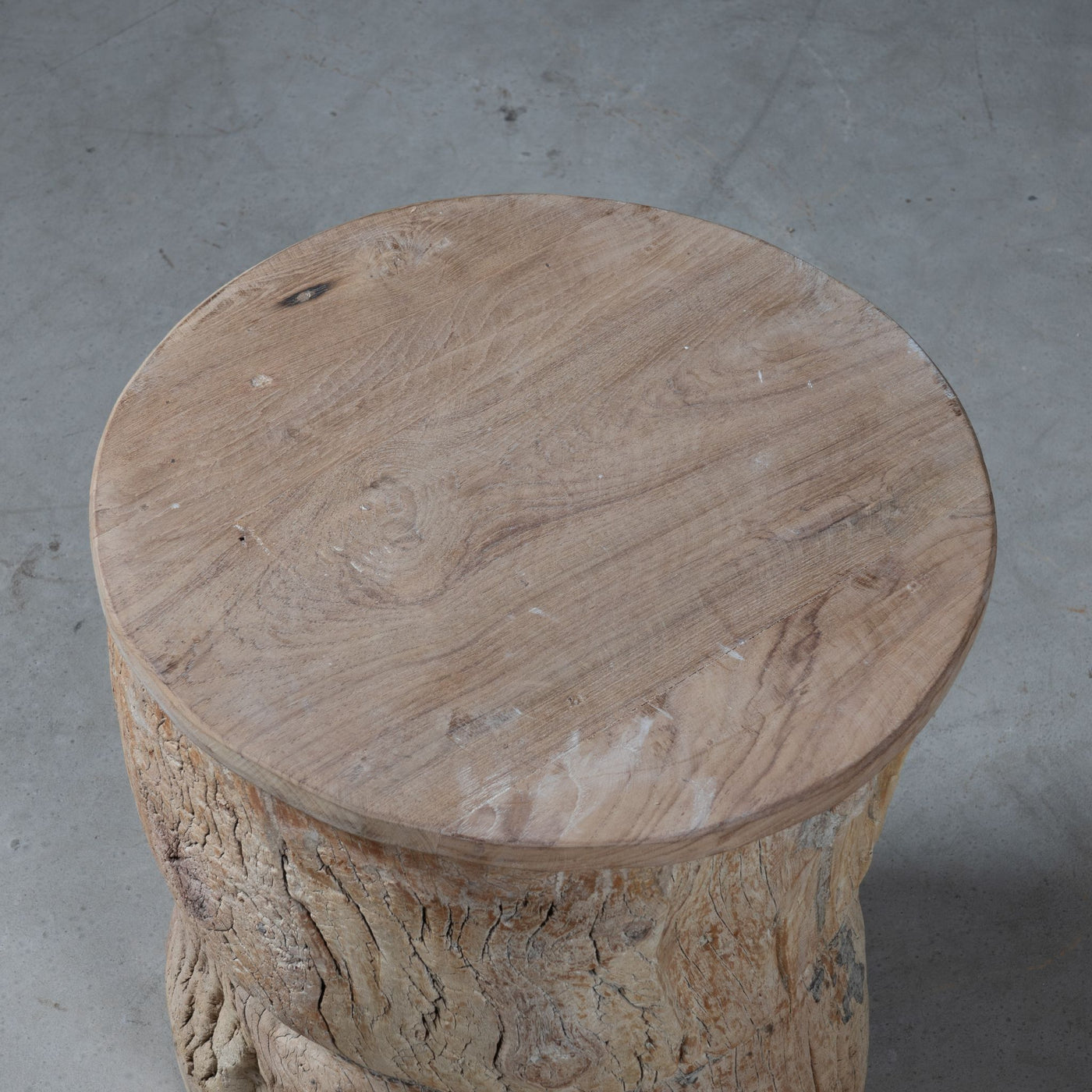 Okhli - Tabouret ancien sculpté en bois n°12