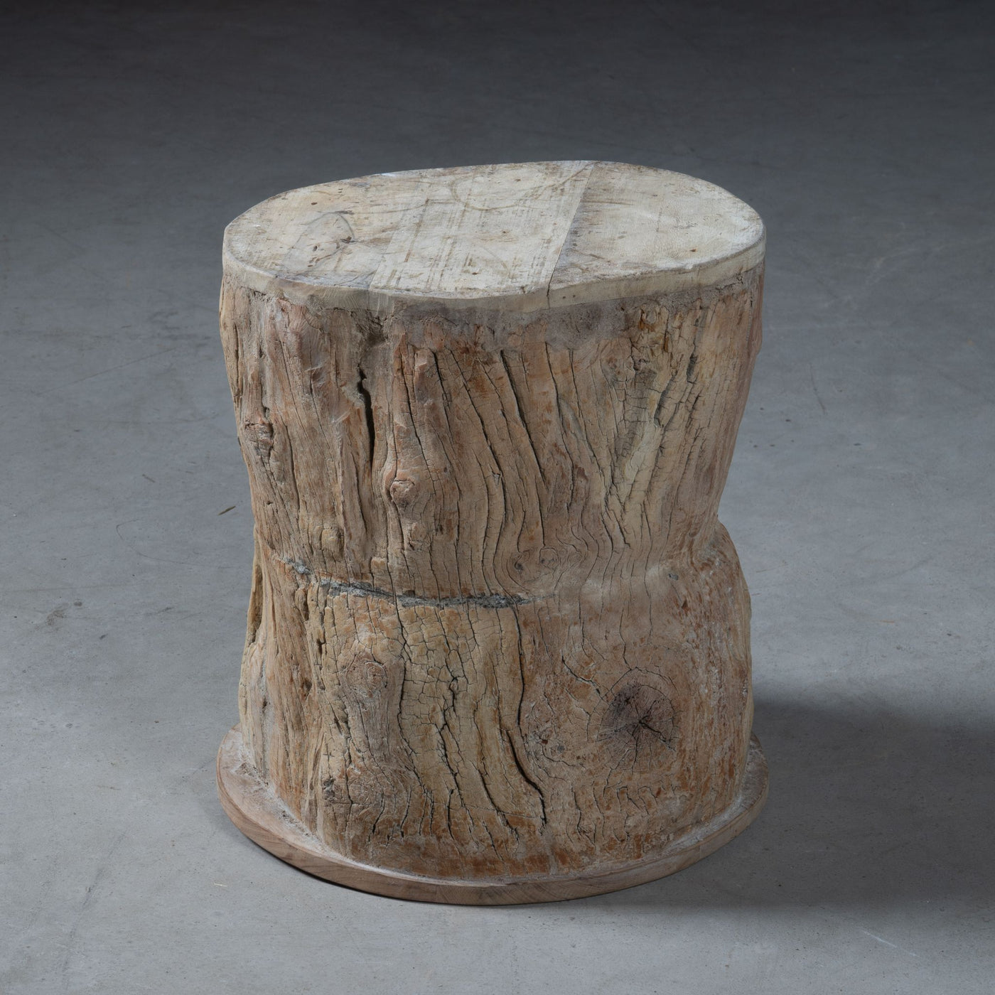 Okhli - Tabouret ancien sculpté en bois n°12