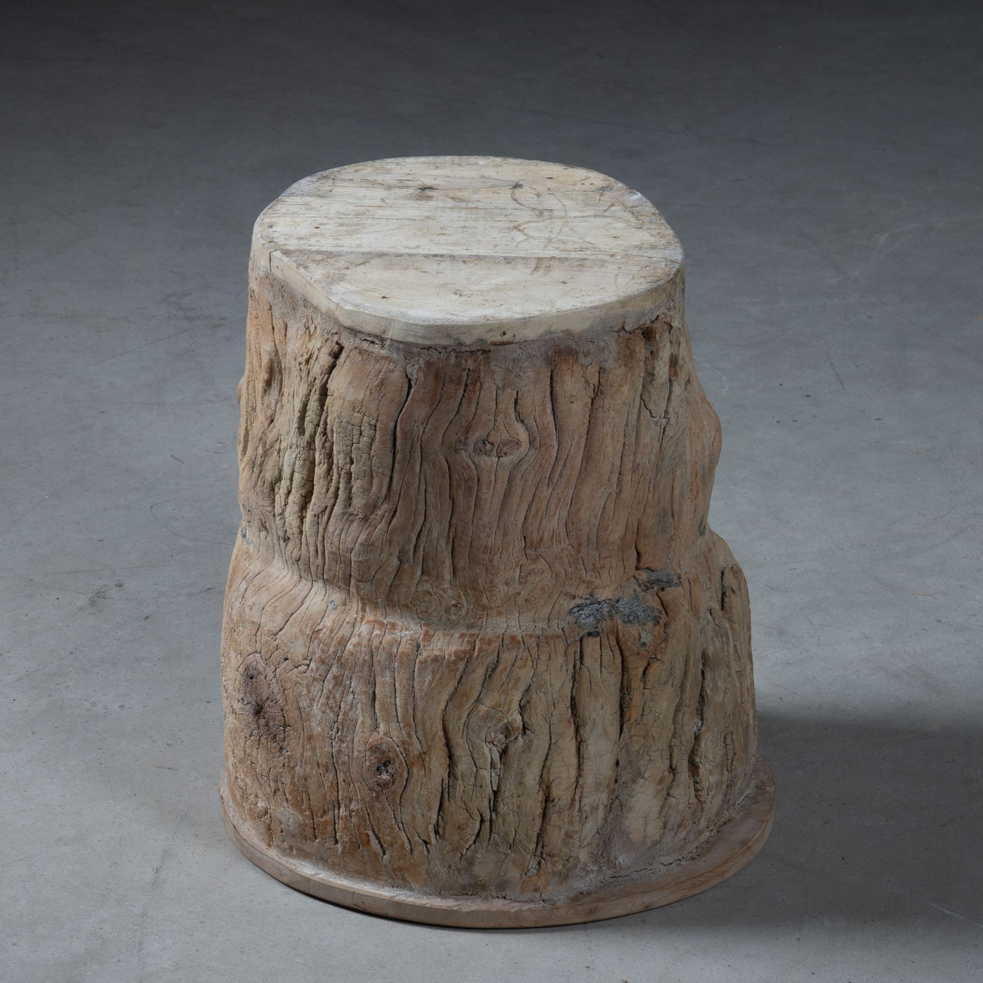 Okhli - Tabouret ancien sculpté en bois n°12