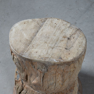 Okhli - Tabouret ancien sculpté en bois n°12