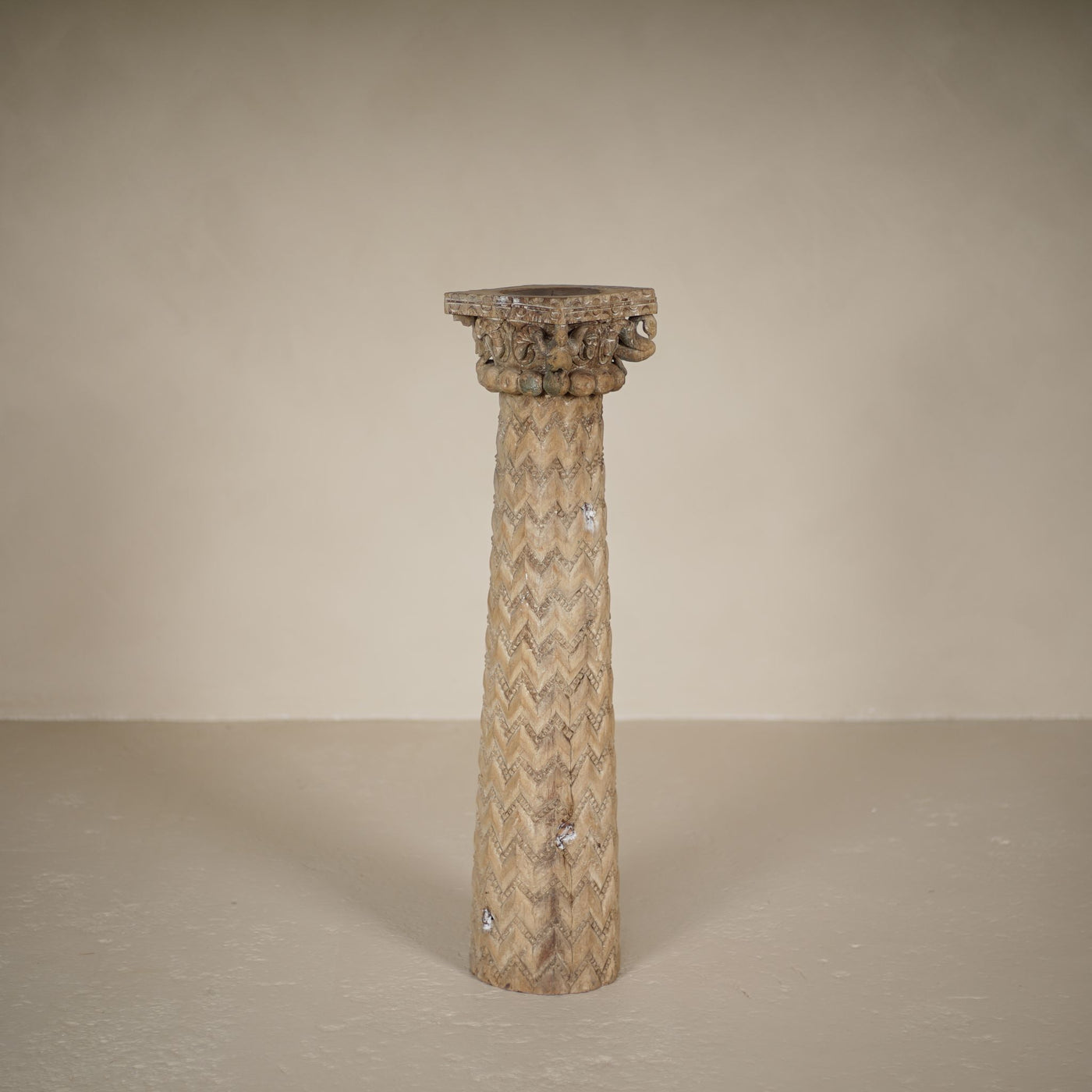 Stambh - Indian wooden candle holder n ° 8