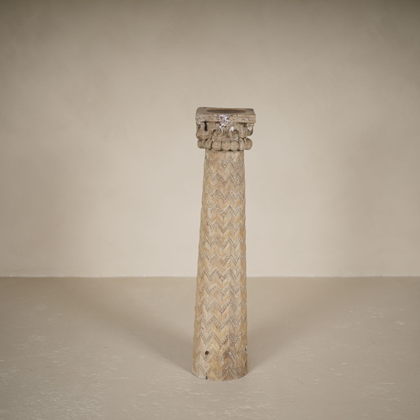 Stambh - Indian wooden candle holder n ° 8