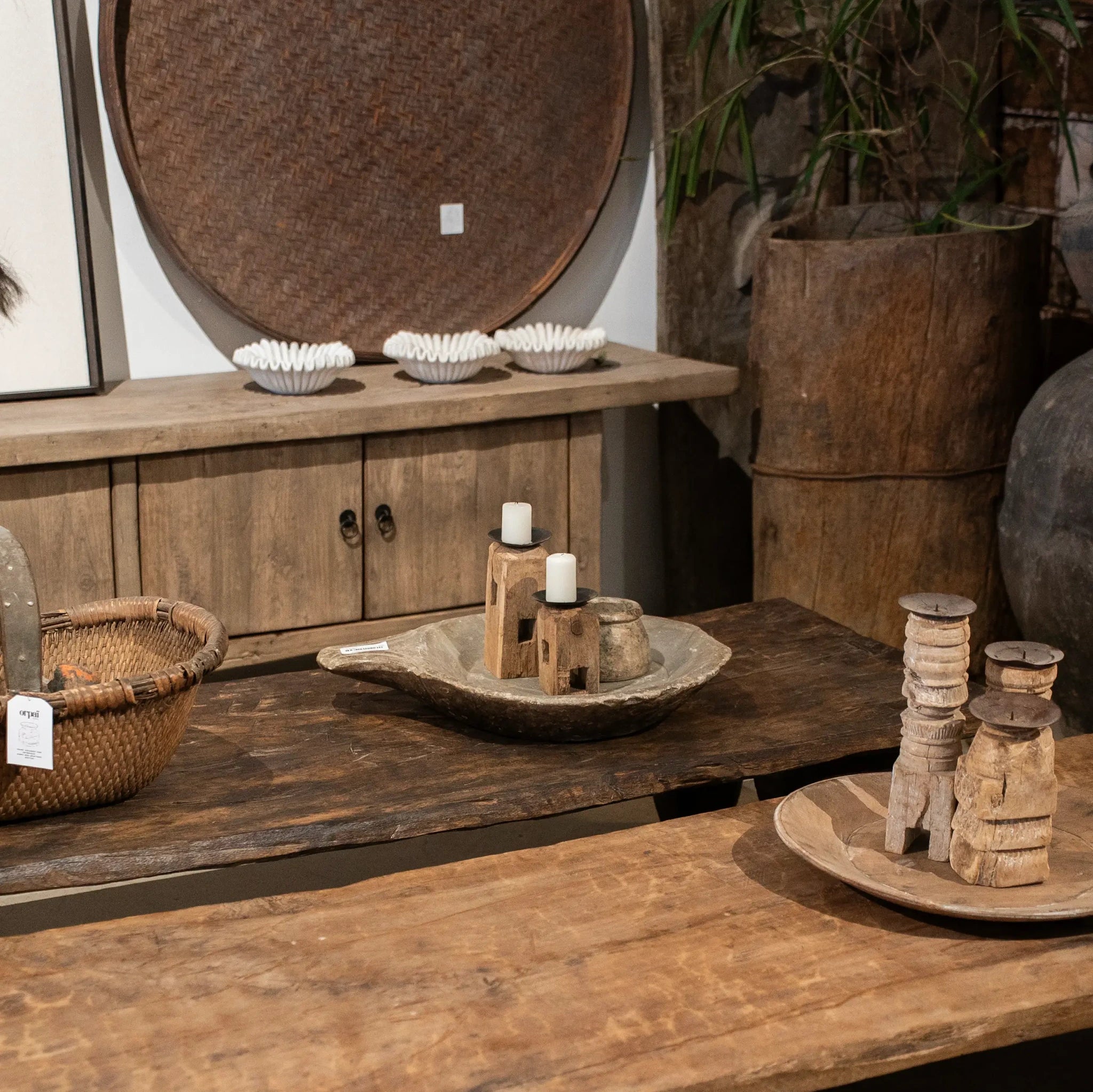 Momabatti - Bougeoir en bois clair sculpté nº67