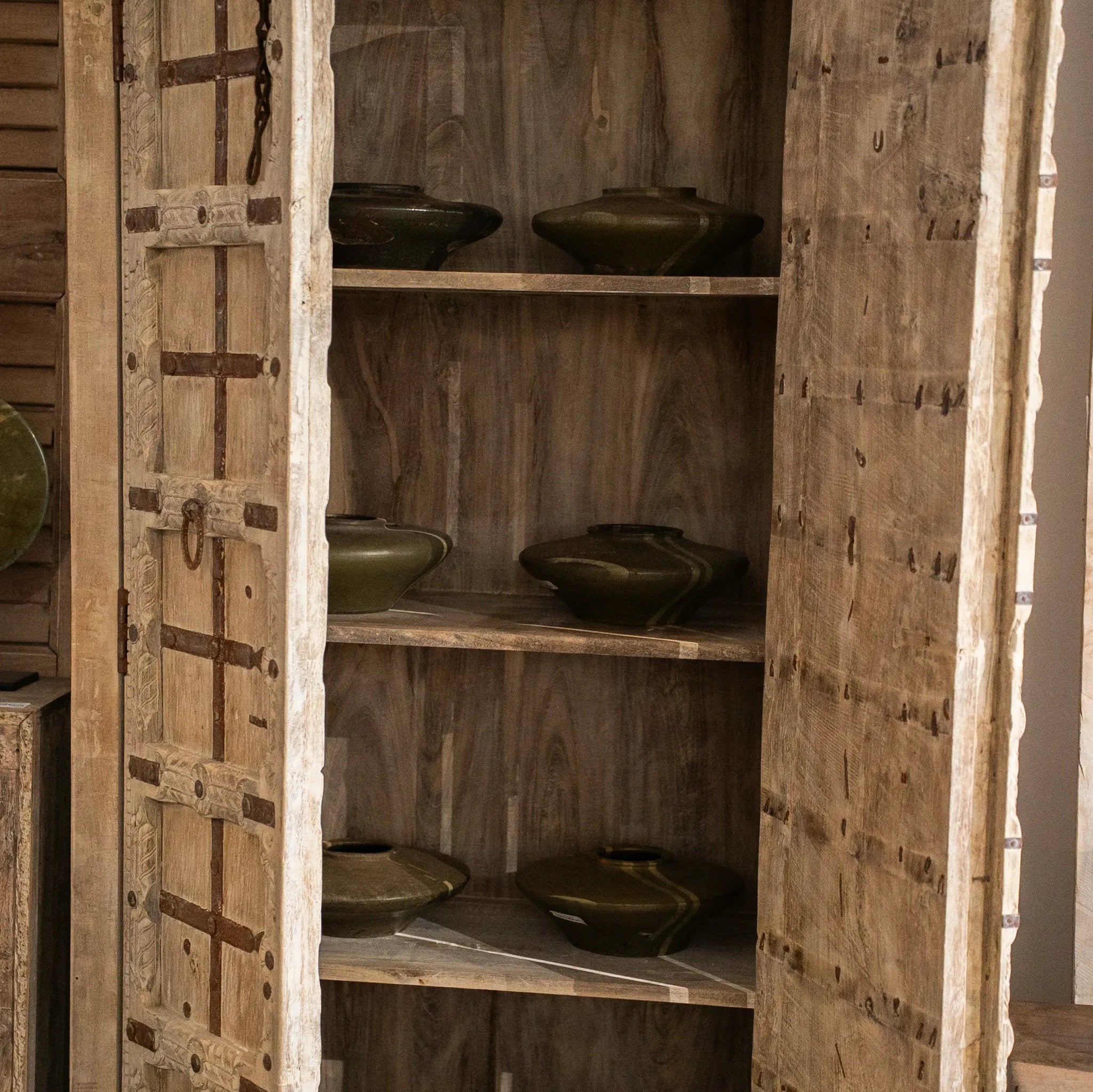 Almari - Armoire indienne en bois avec porte ancienne n°7