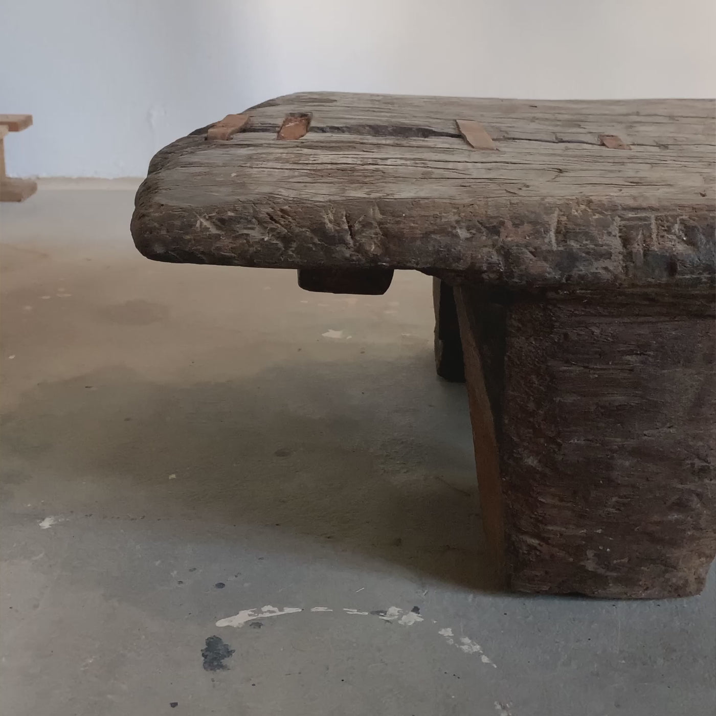 Authentique table Naga ancienne n°6