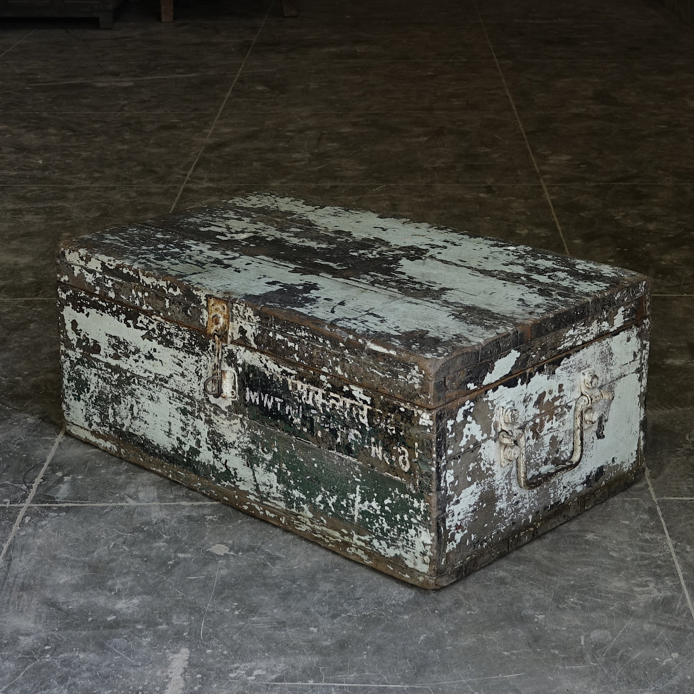 Digha - old wooden chest