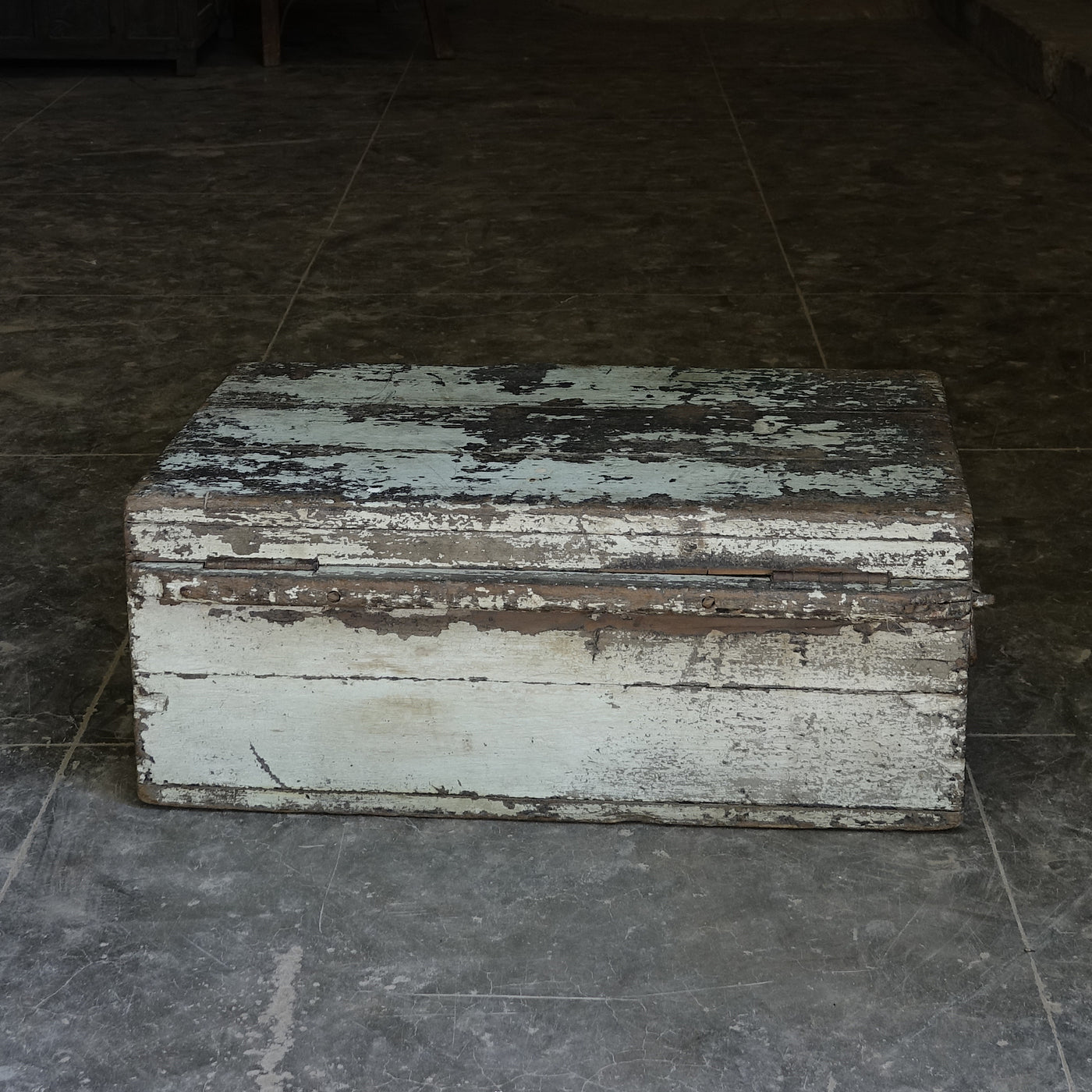 Digha - old wooden chest