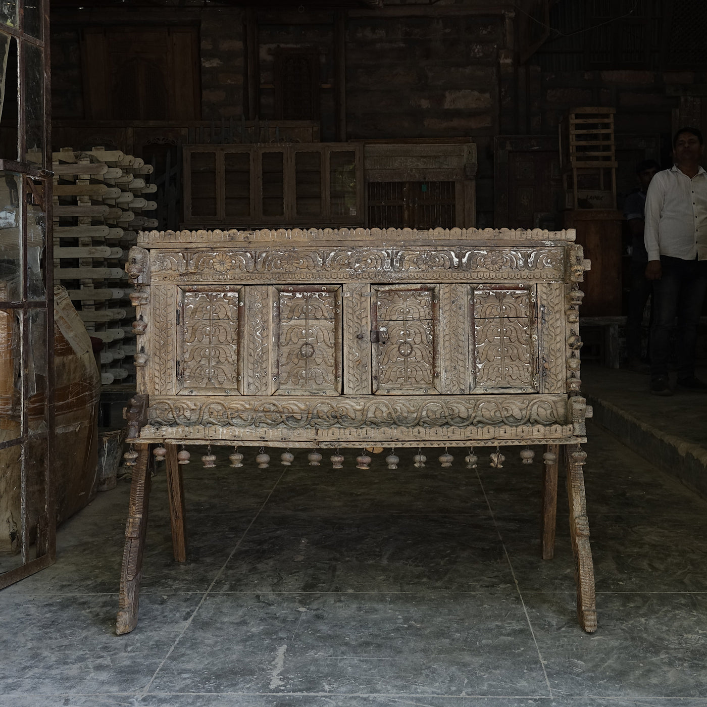 Old Damchiya - Carved Indian furniture n°35