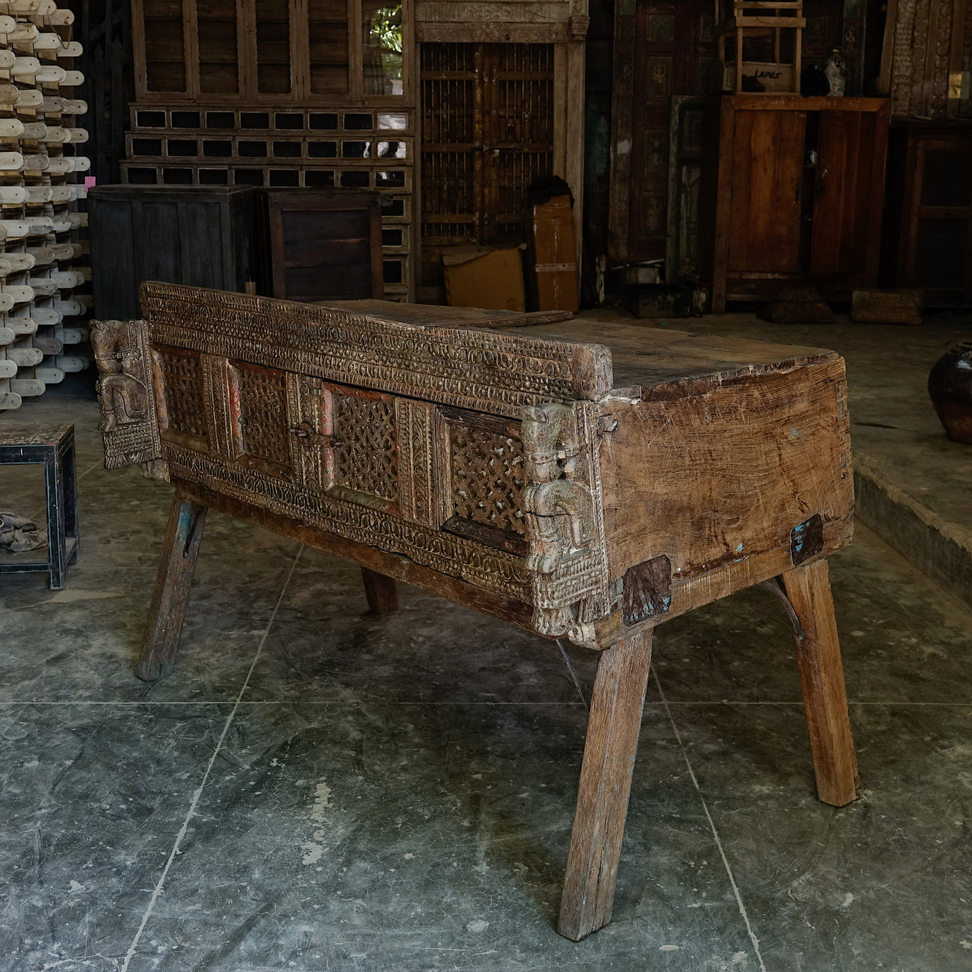 Old Damchiya - Carved Indian furniture n°40