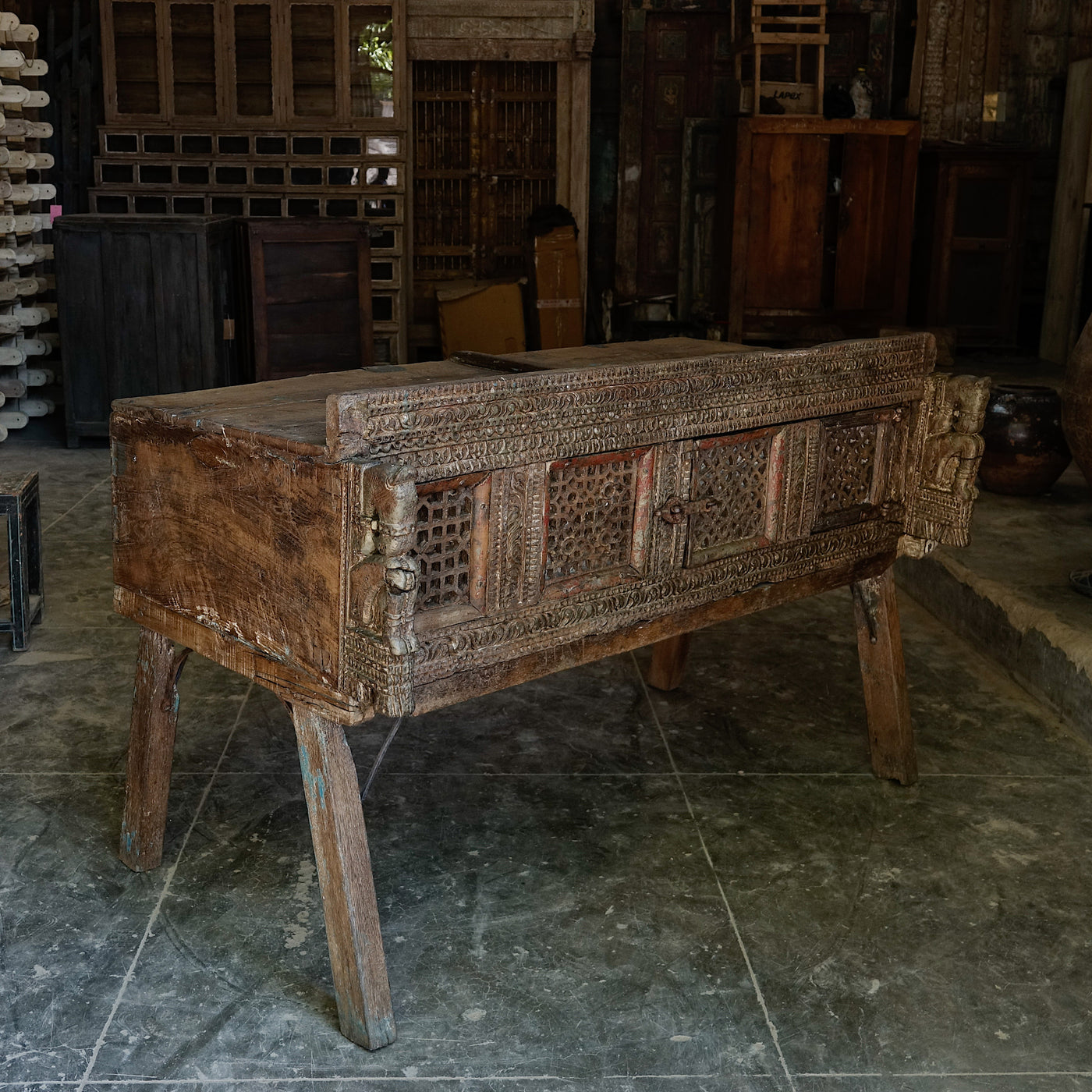 Old Damchiya - Carved Indian furniture n°40