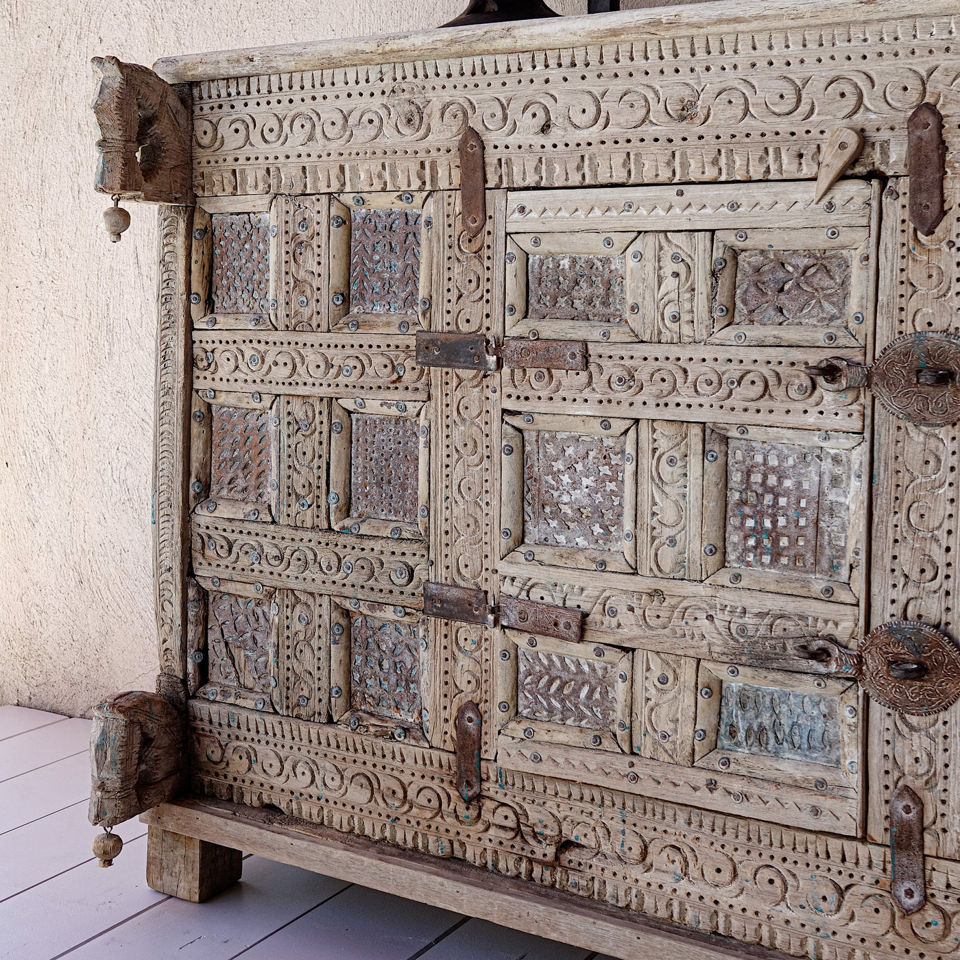 Old Damchiya - Carved Indian furniture n°17