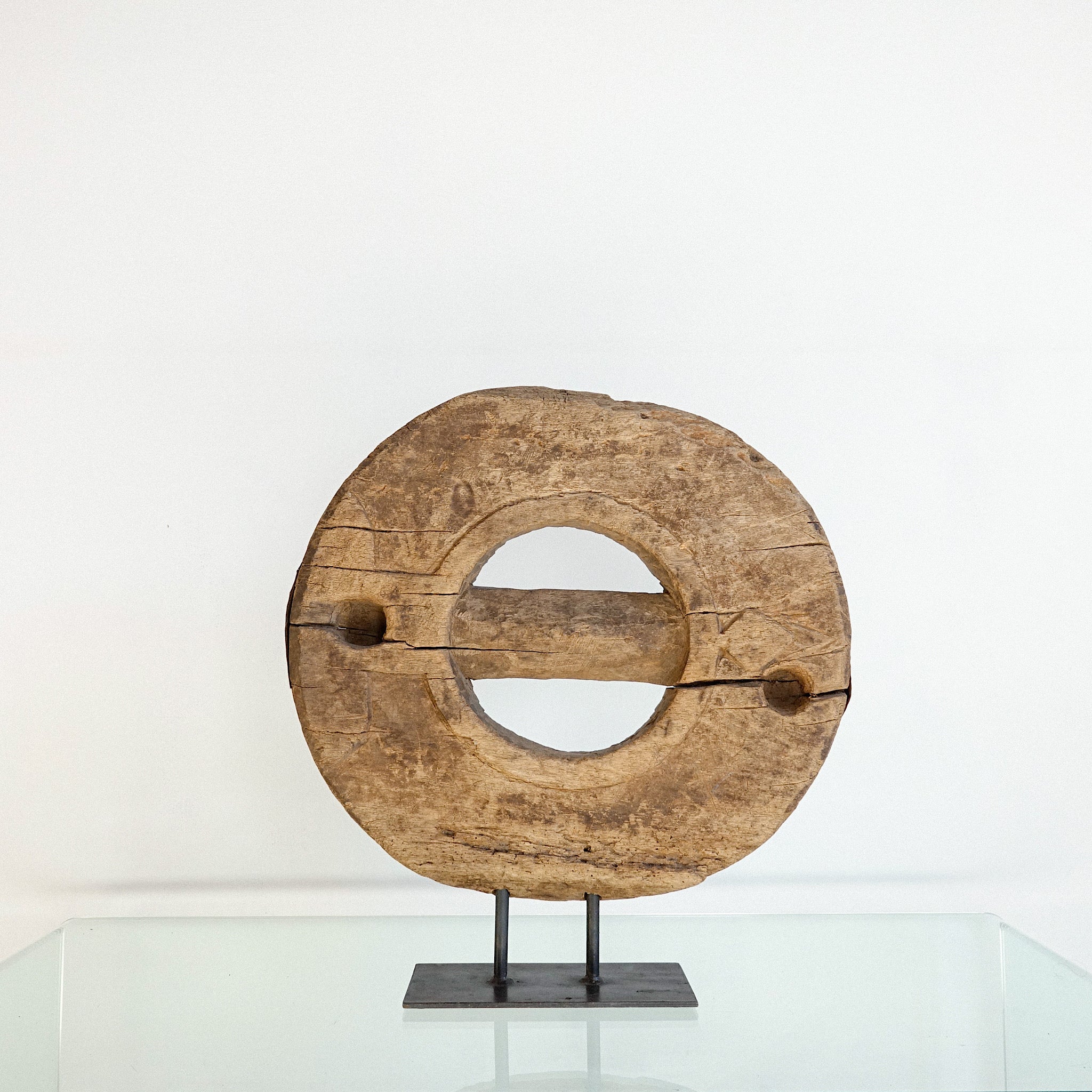 Pahiya n°3 - Ancienne roue de chariot en bois