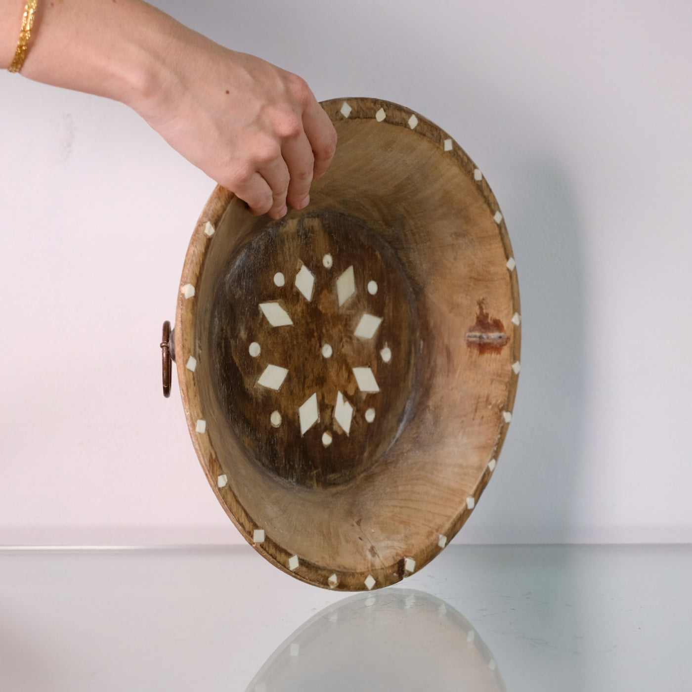 Katora n°6 - Corbeille en bois ancien et incrustations en os (finition cire)
