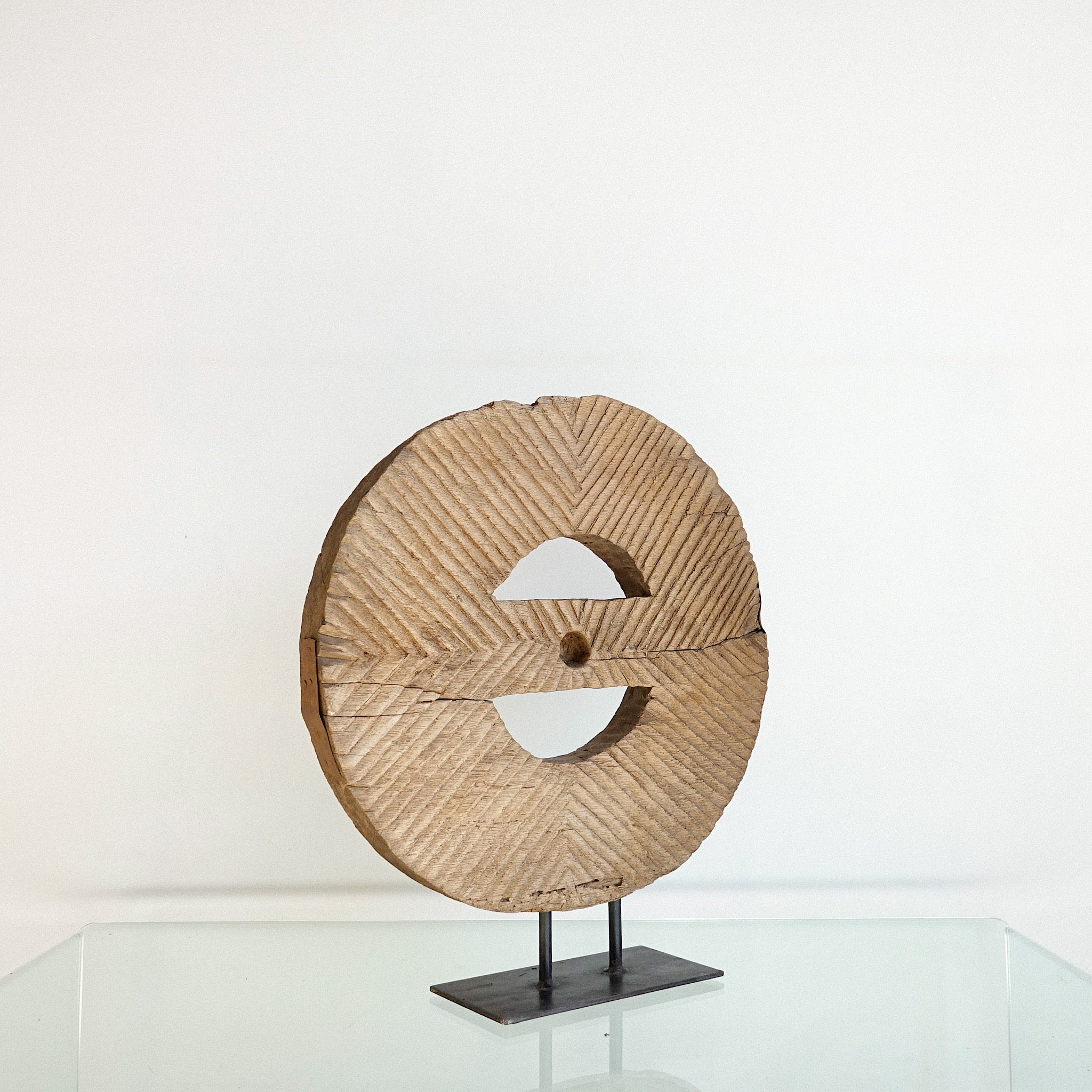 Pahiya n°3 - Ancienne roue de chariot en bois